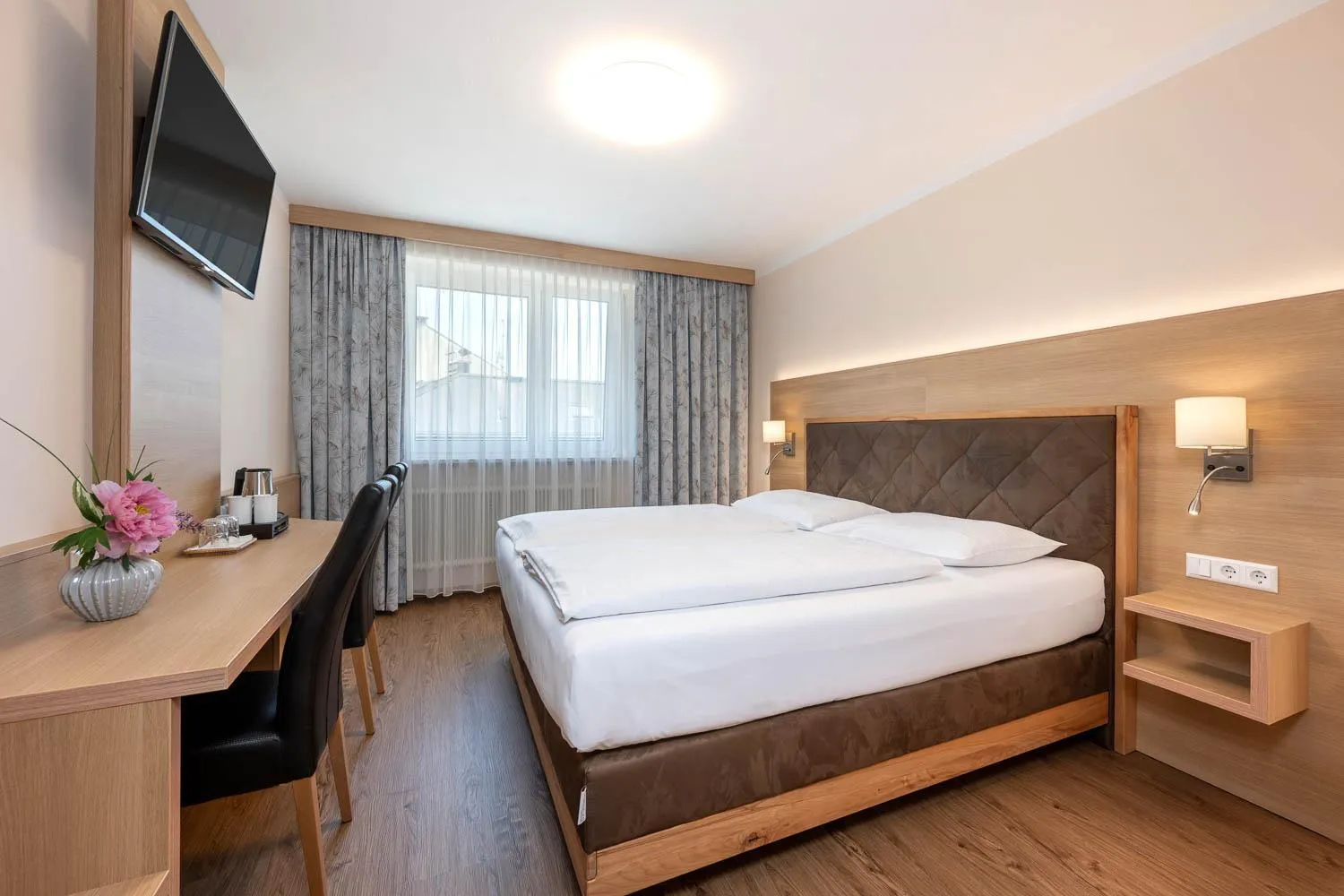 Photo of the whole room, Bed in Hotel Ganslhof - Adults only