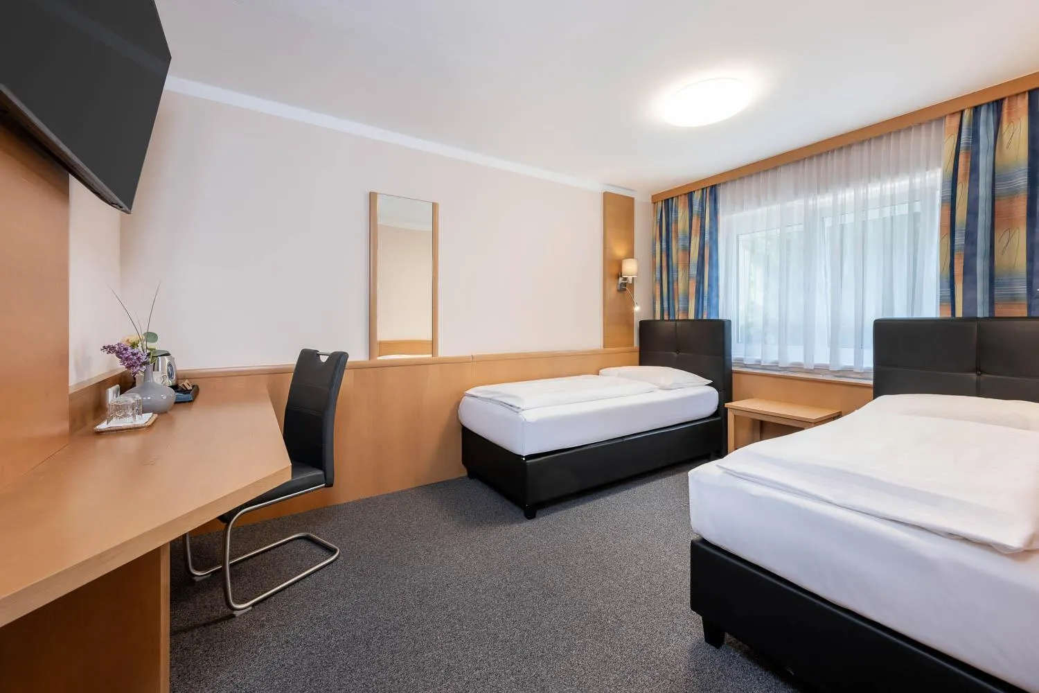 Photo of the whole room, Bed in Hotel Ganslhof - Adults only