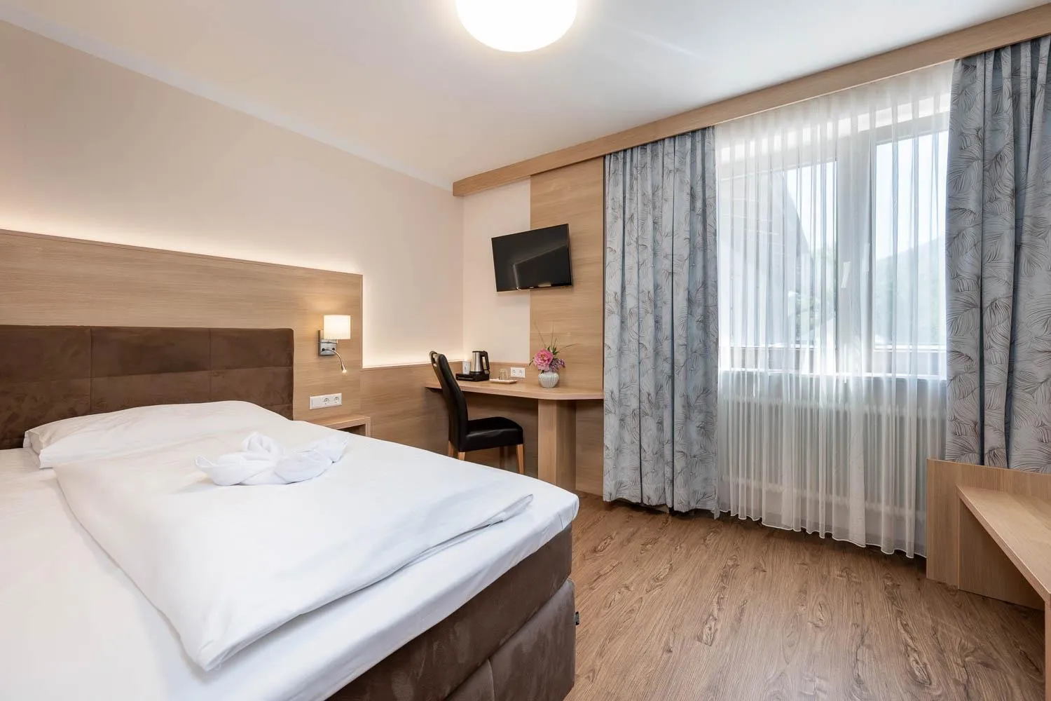 Photo of the whole room, Bed in Hotel Ganslhof - Adults only