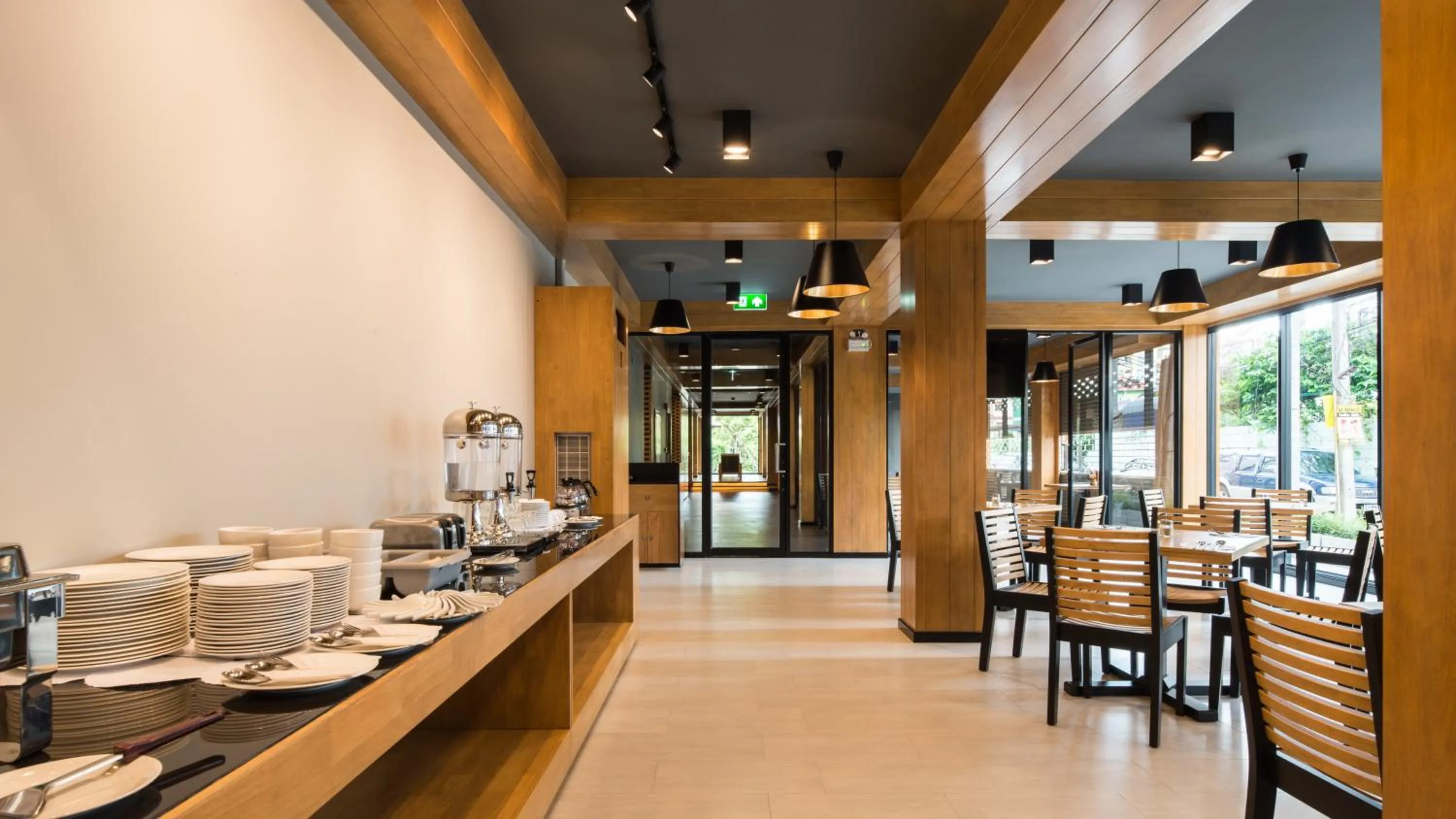 Restaurant/places to eat in Asana Hotel & Residence