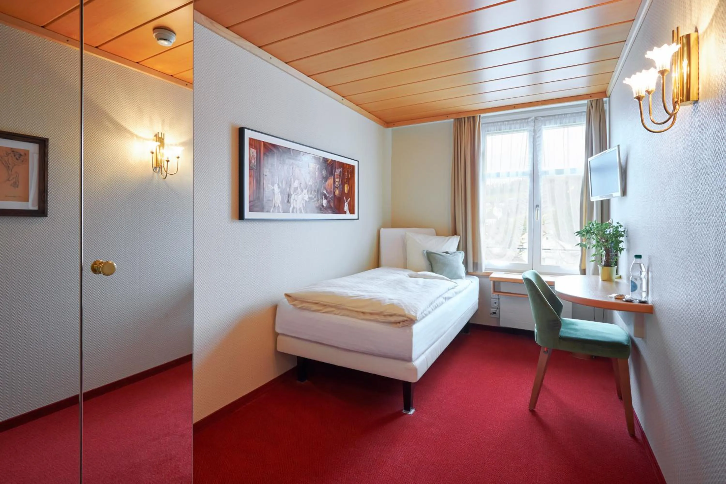 Economy Single Room with Free Parking in Hotel & Spezialitätenrestaurant zur Linde