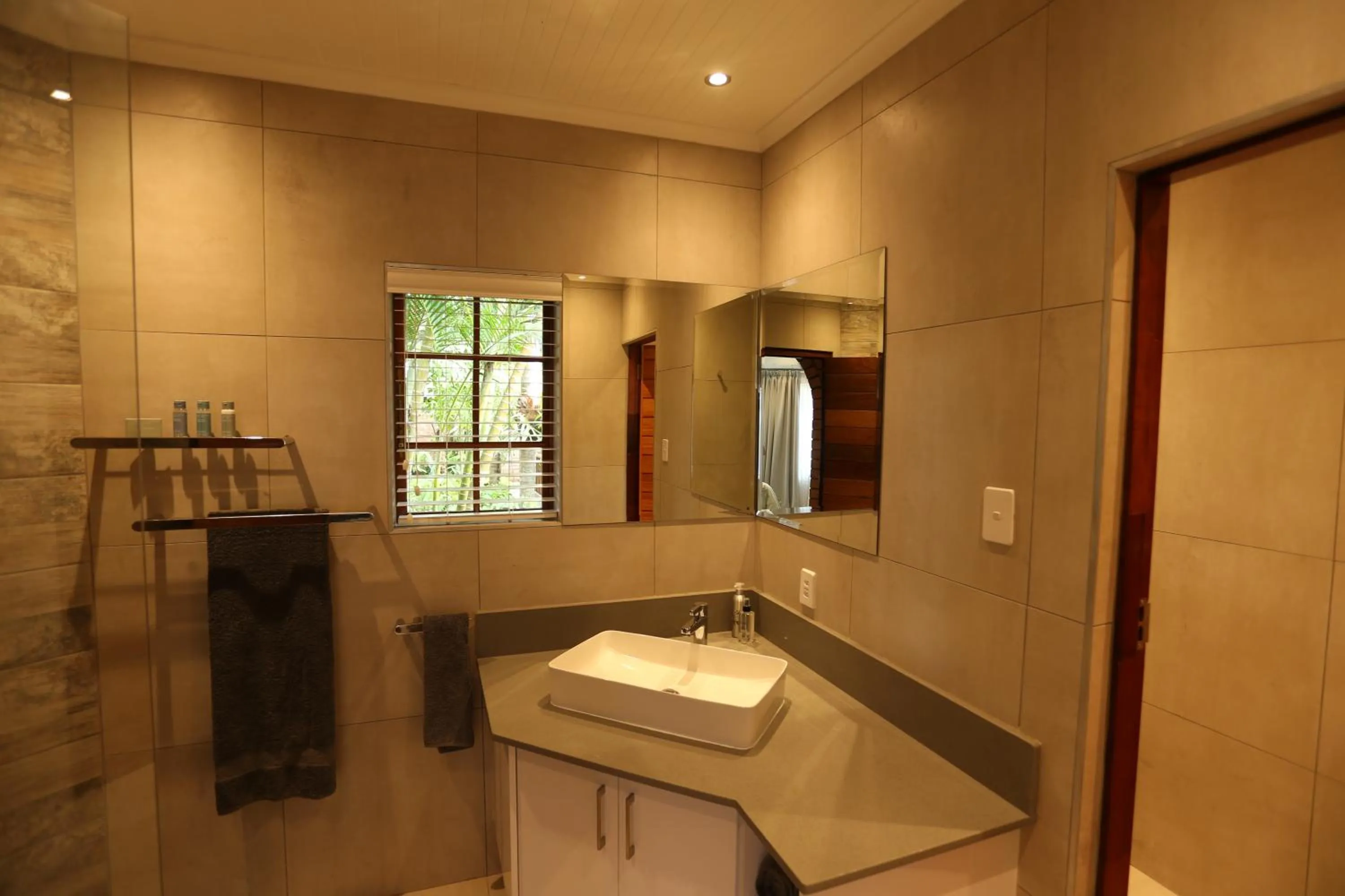 Bathroom in Rhino Coast Guesthouse