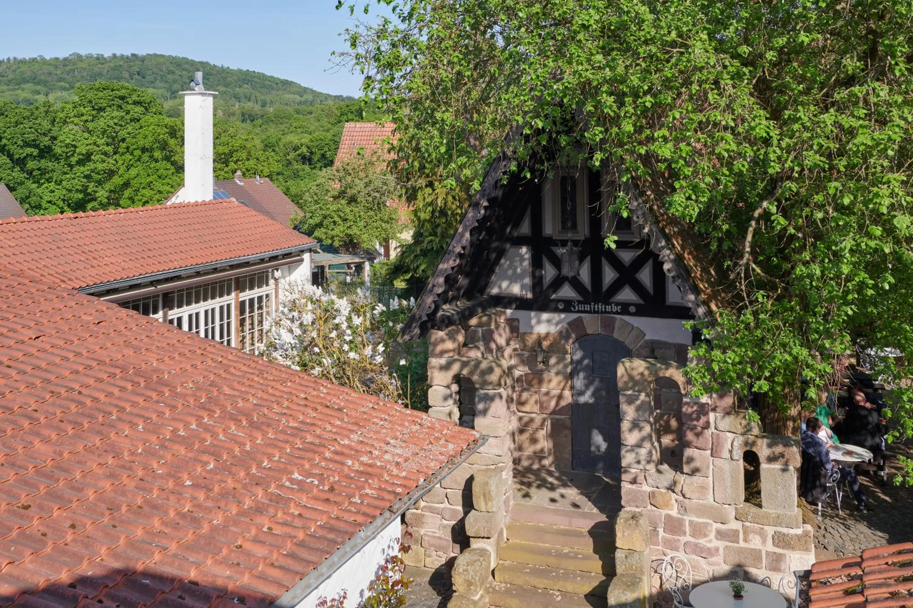 Property building in Hotel Der Grischäfer