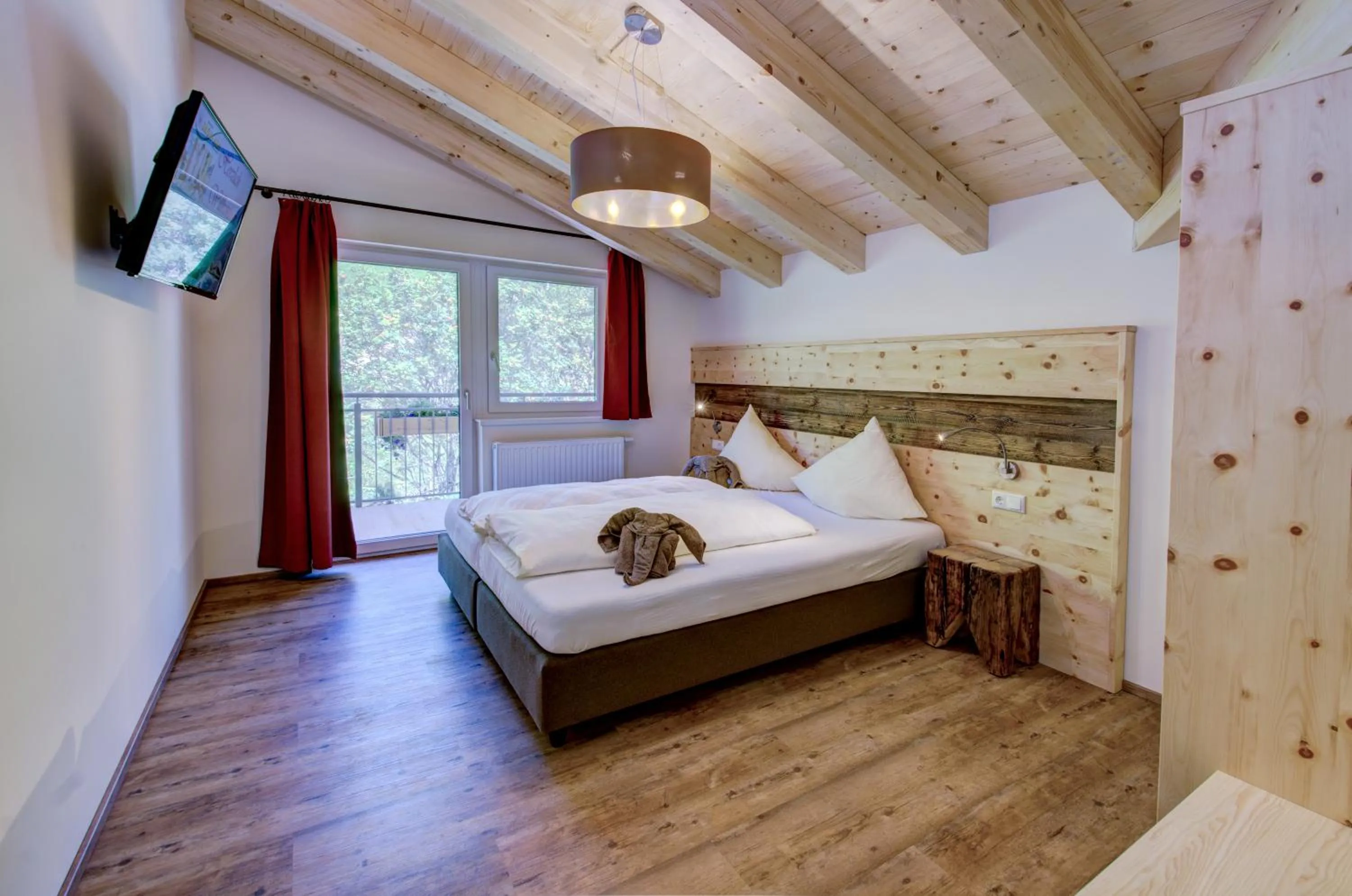 Bedroom, Bed in Berghotel Jaga-Alm
