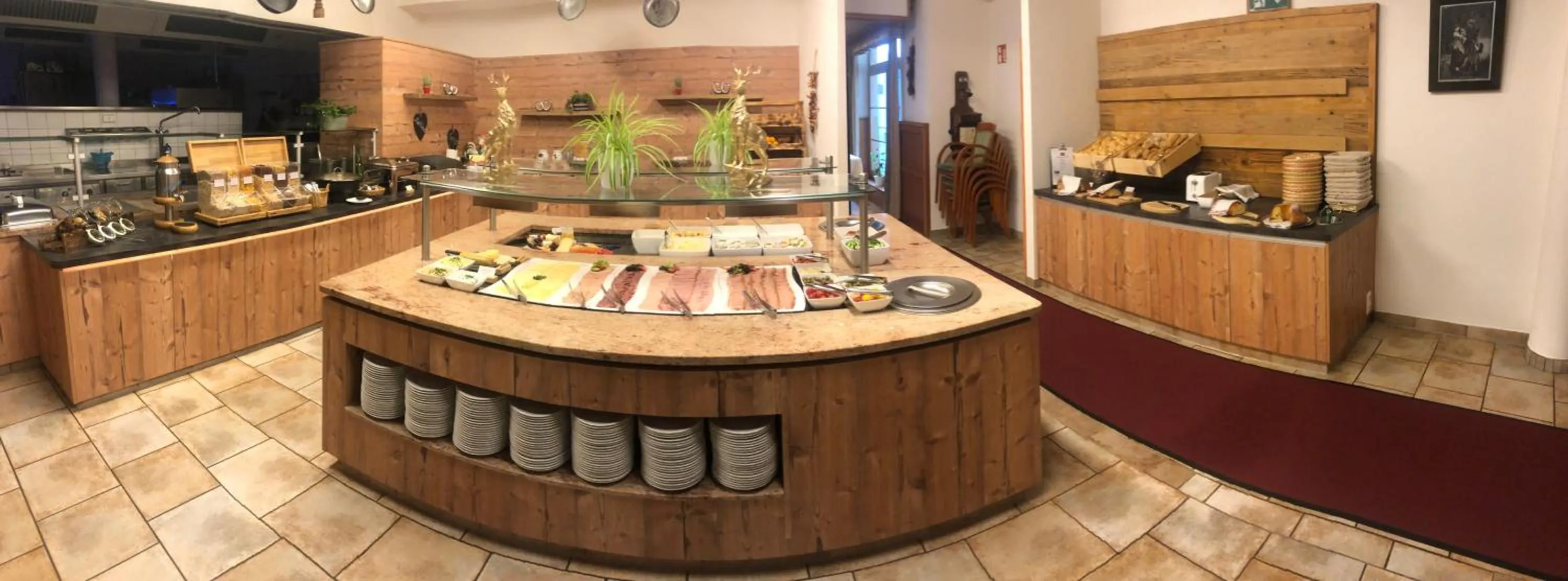 Food and drinks in Berghotel Jaga-Alm