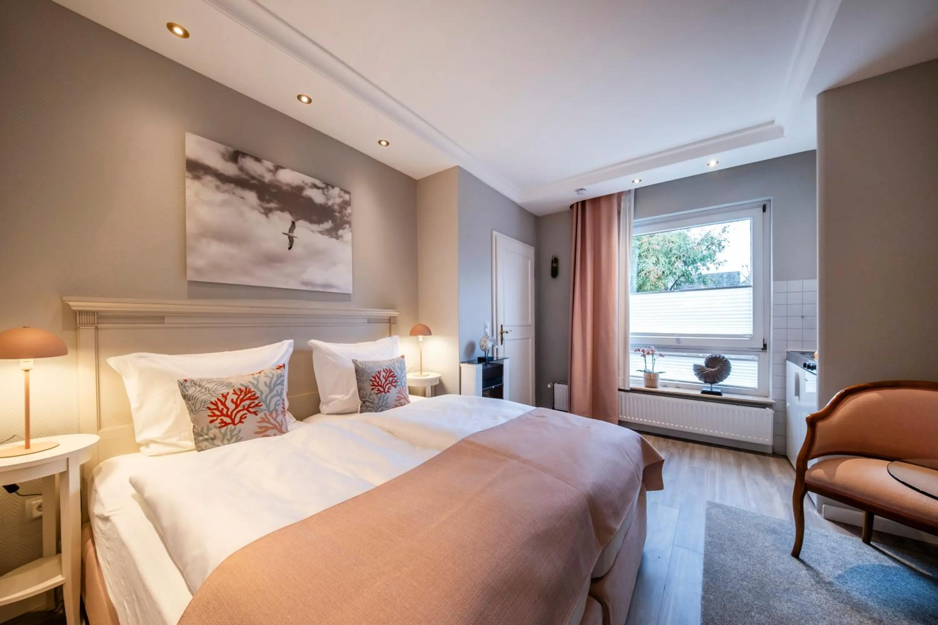 Photo of the whole room, Bed in Büngers Apartment-Hotel mit Gartensauna - modern, gemütlich und strandnah