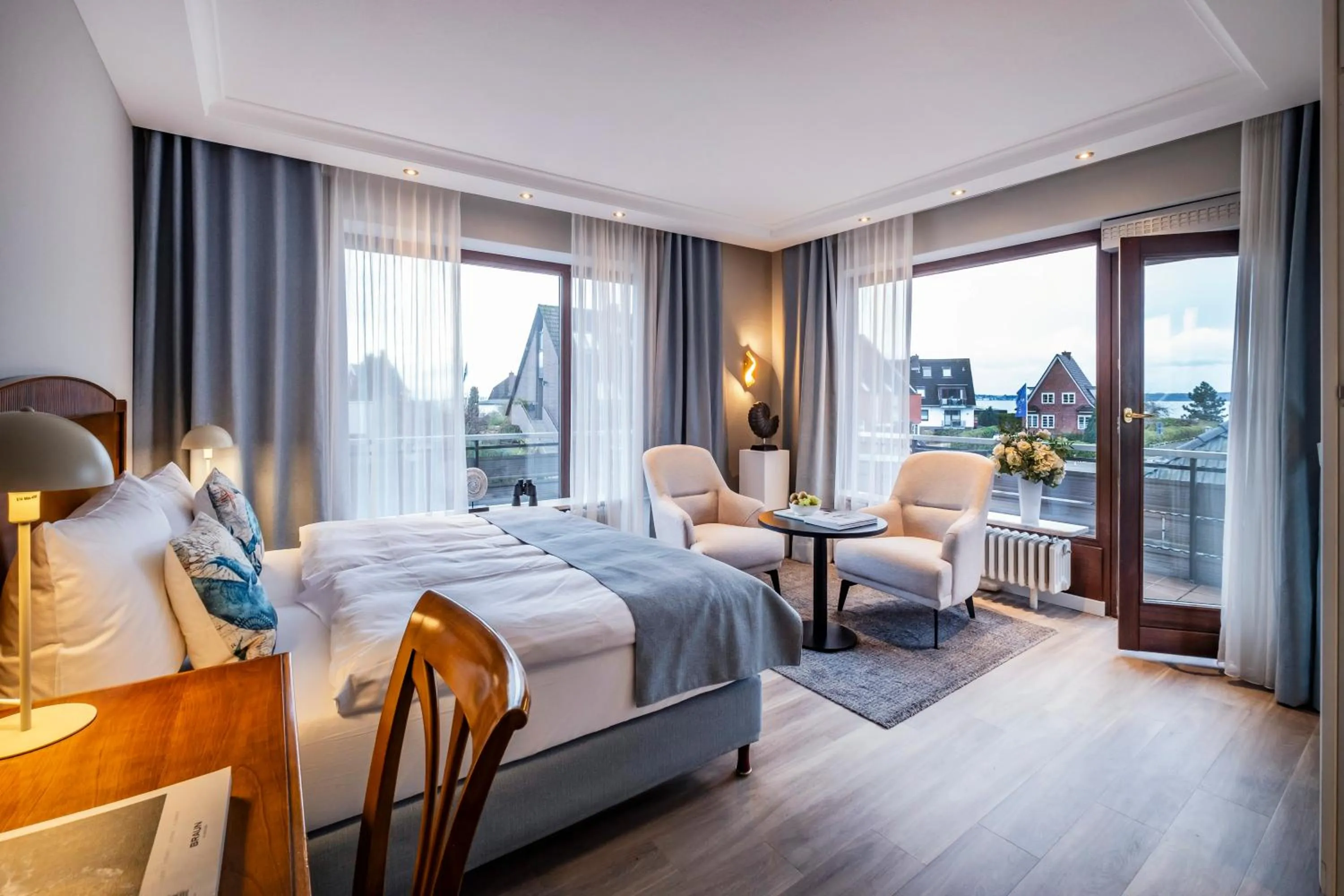 Photo of the whole room, Bed in Büngers Apartment-Hotel mit Gartensauna - modern, gemütlich und strandnah