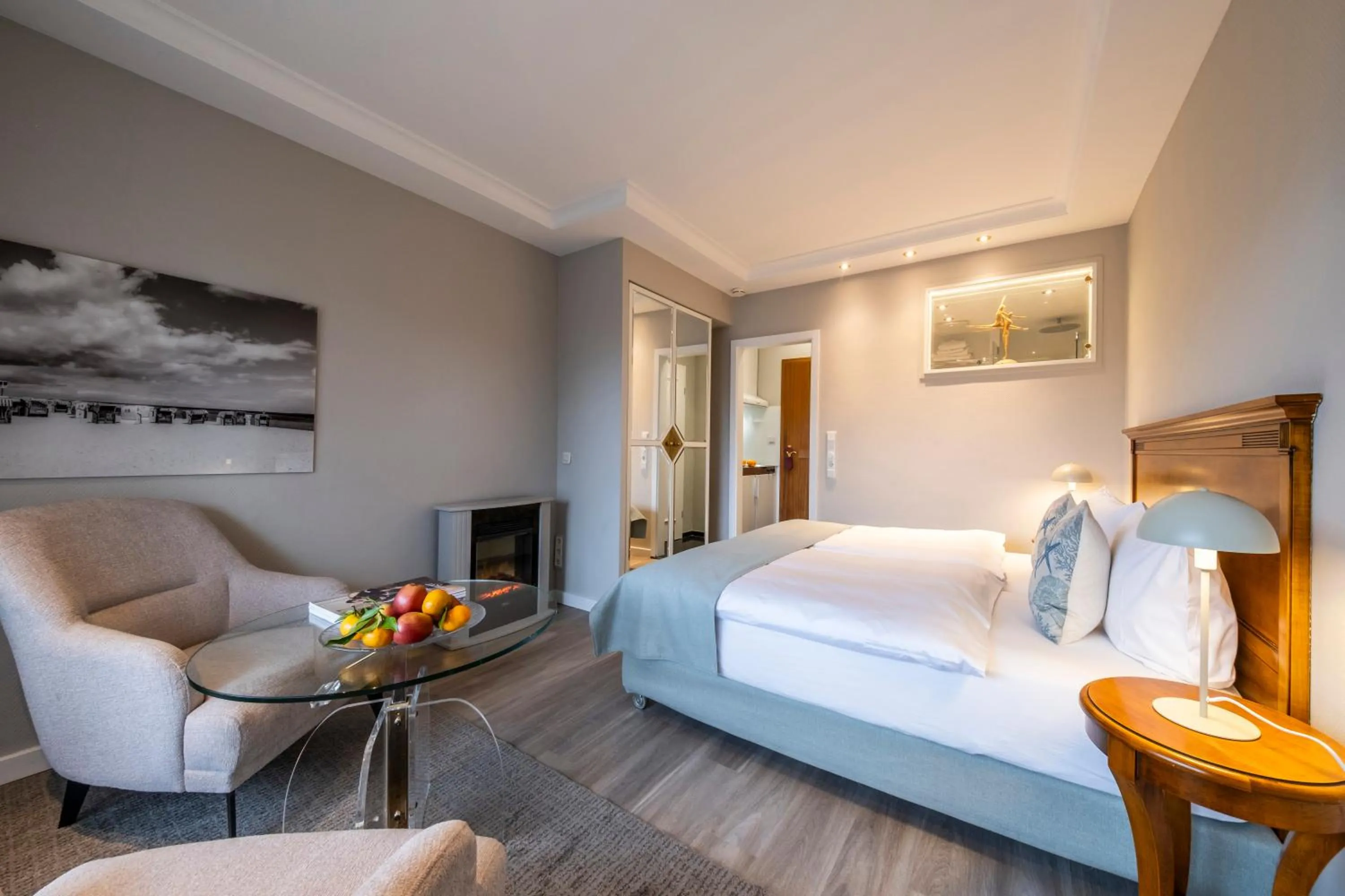 Photo of the whole room, Bed in Büngers Apartment-Hotel mit Gartensauna - modern, gemütlich und strandnah