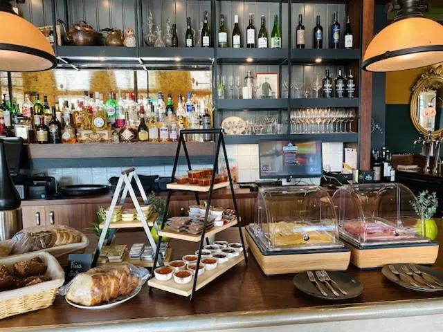 Restaurant/places to eat in Hotel In't Holt 1654 Grand Café & Logement