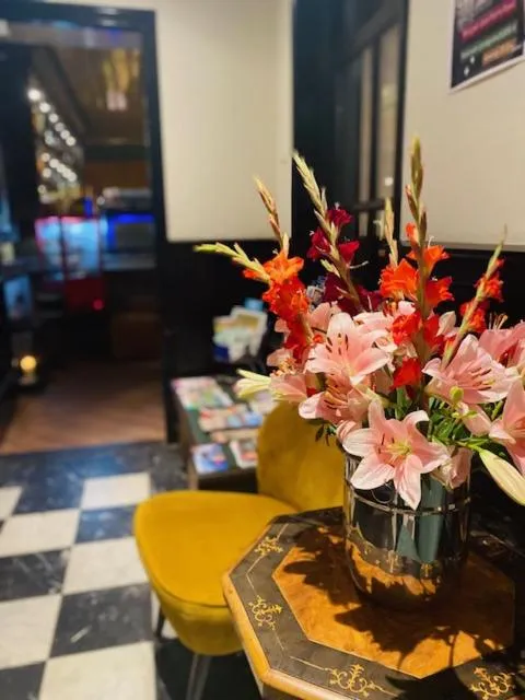 Property building in Hotel In't Holt 1654 Grand Café & Logement