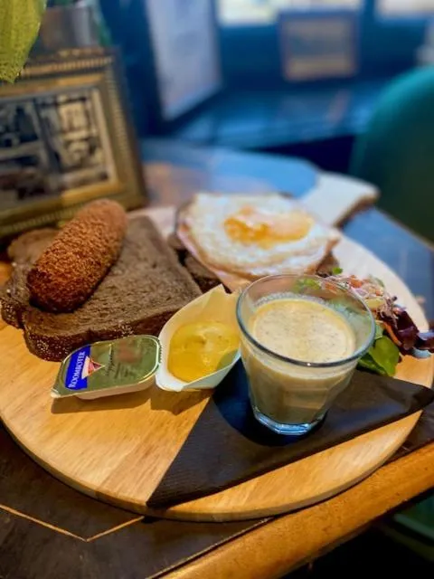 Restaurant/places to eat in Hotel In't Holt 1654 Grand Café & Logement