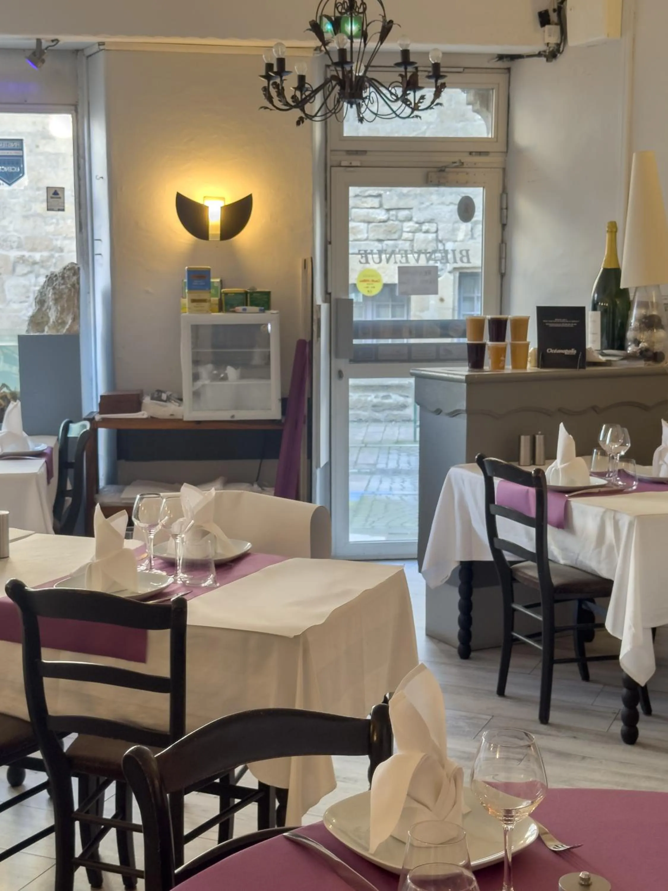 Logis Hôtel Les Chardons Bleus RESTAURANT LE BISTROT DE LA MER