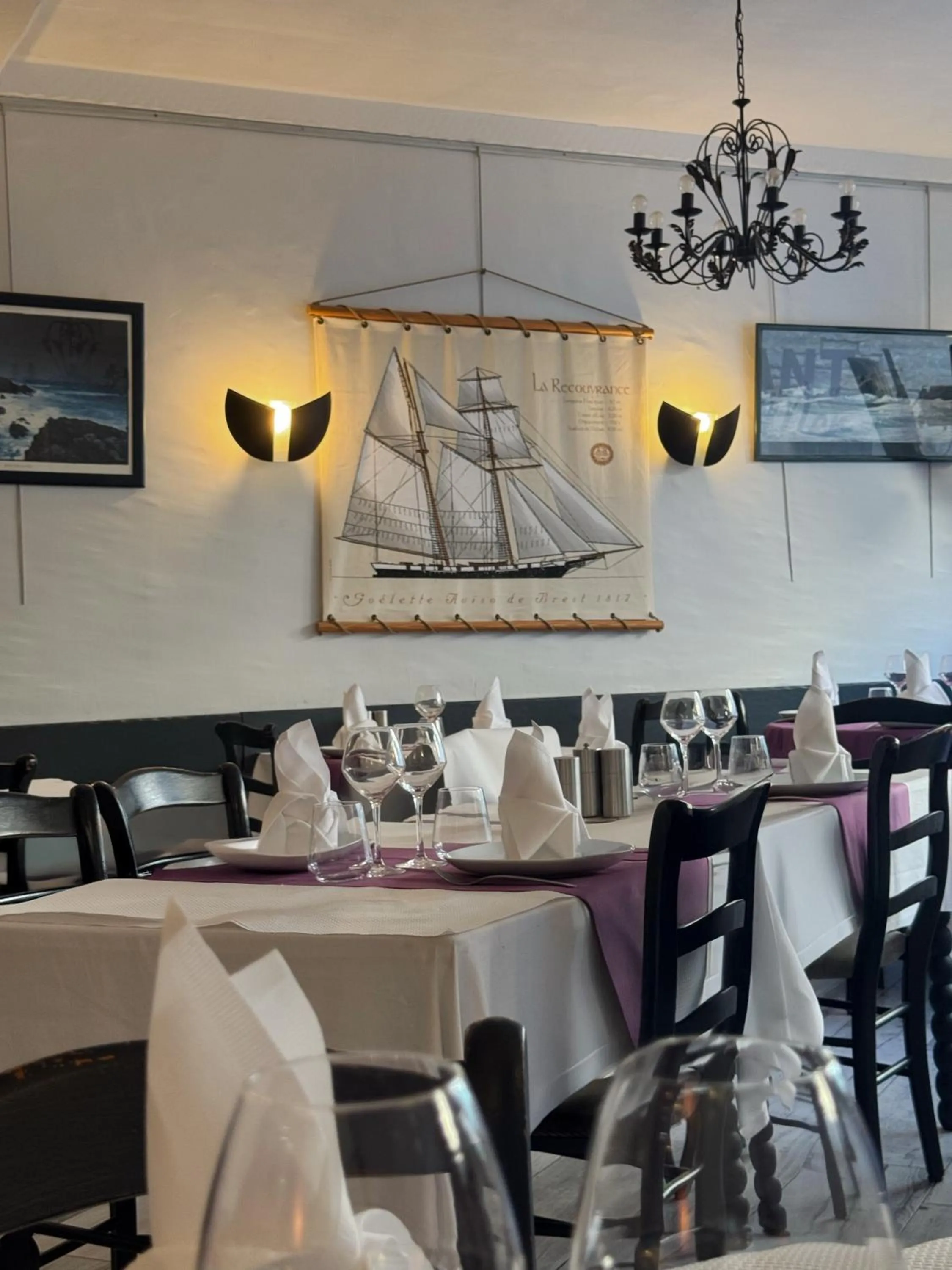 Logis Hôtel Les Chardons Bleus RESTAURANT LE BISTROT DE LA MER