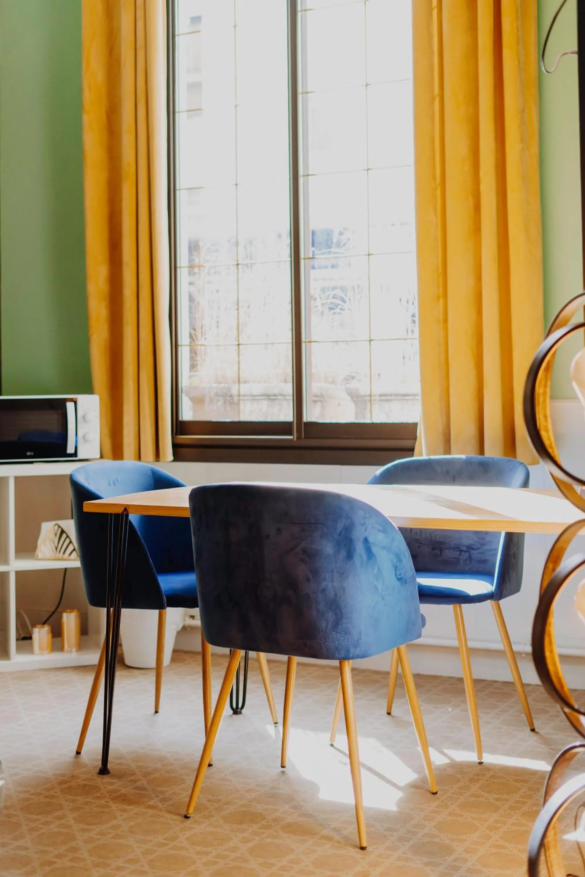 Seating area in L'Hôtel Bristol