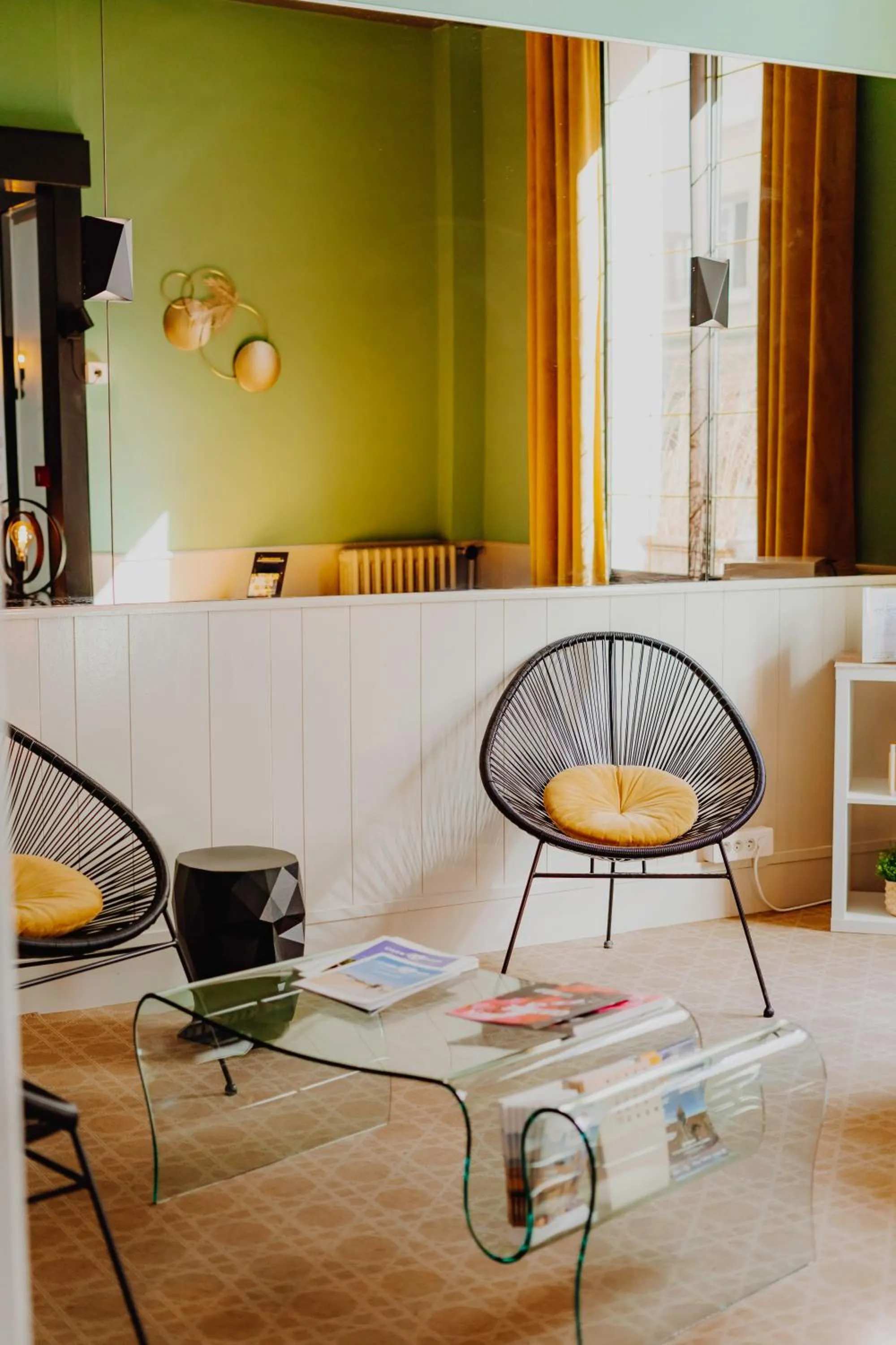 Seating area in L'Hôtel Bristol