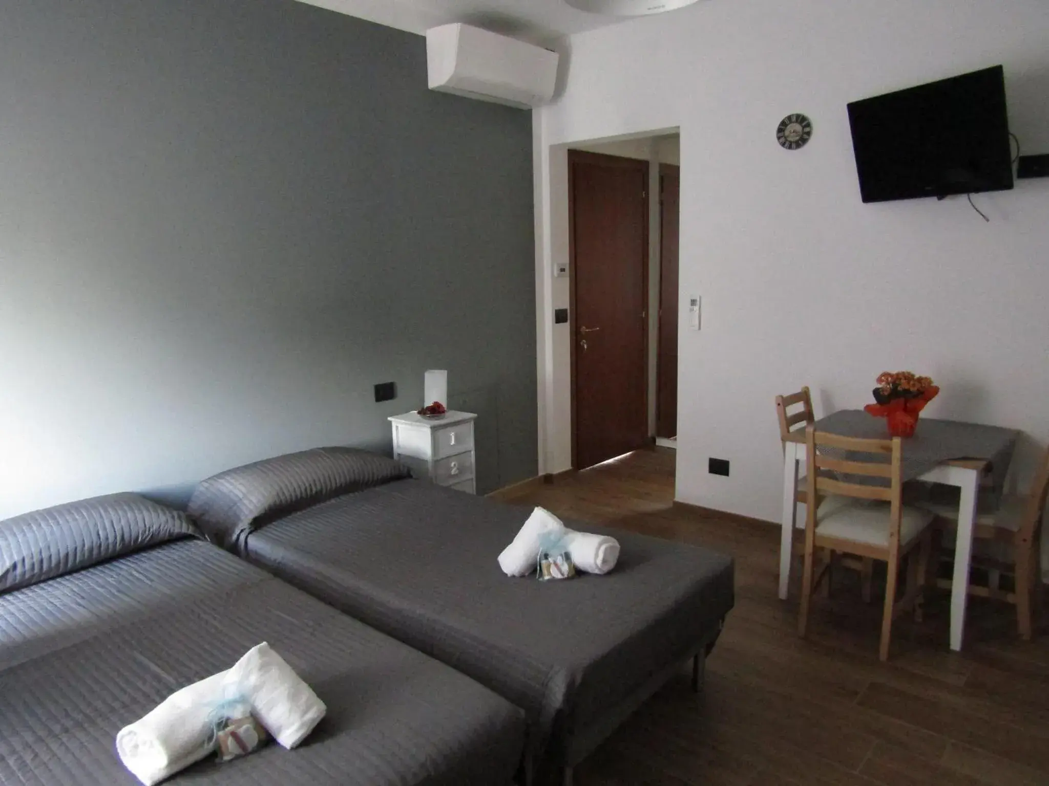 Double or Twin Room with Private Bathroom - single occupancy in Il Batacchio B&B Double or Twin Room with Private Bathroom - single occupancy in Il Batacchio B&B