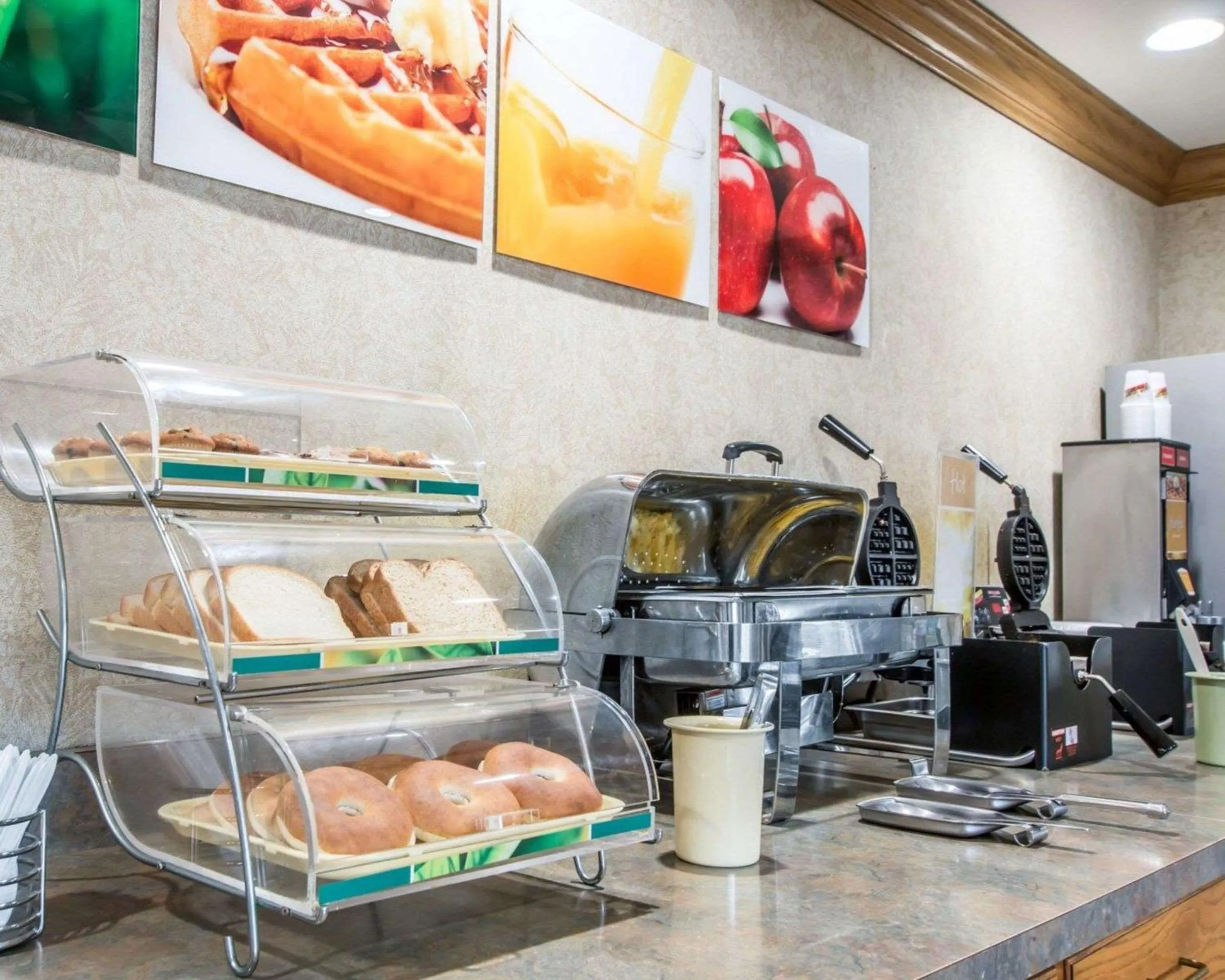 Restaurant/places to eat in Quality Suites San Diego Otay Mesa