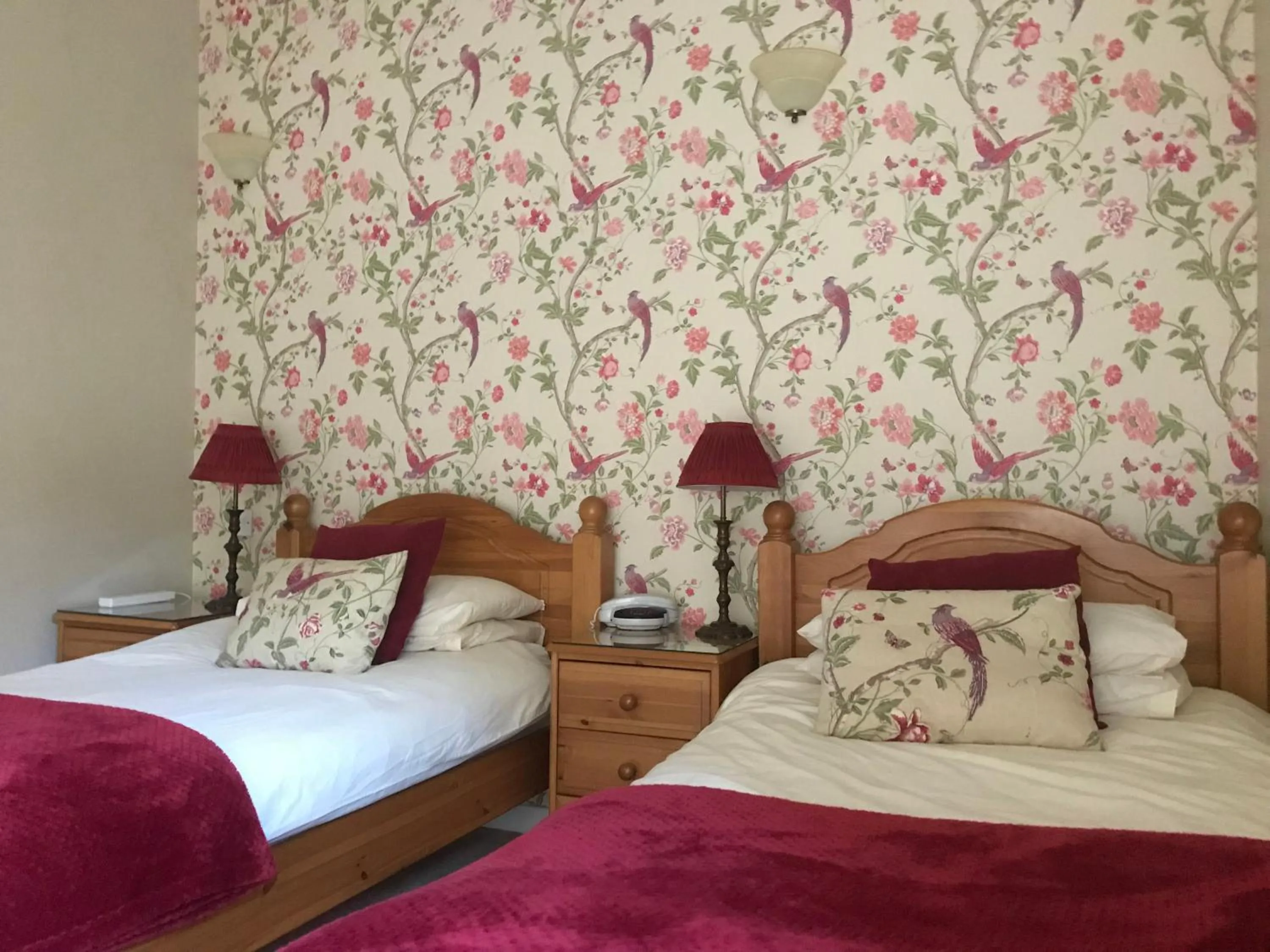 Bed in West Lodge Hotel