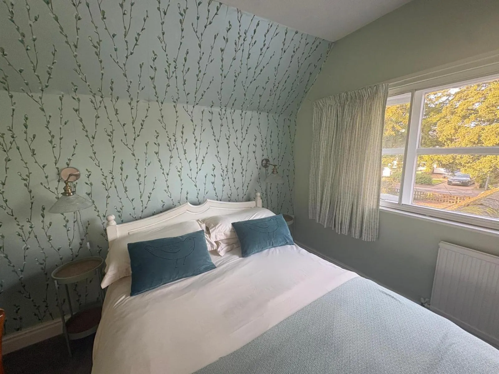 Bed in West Lodge Hotel