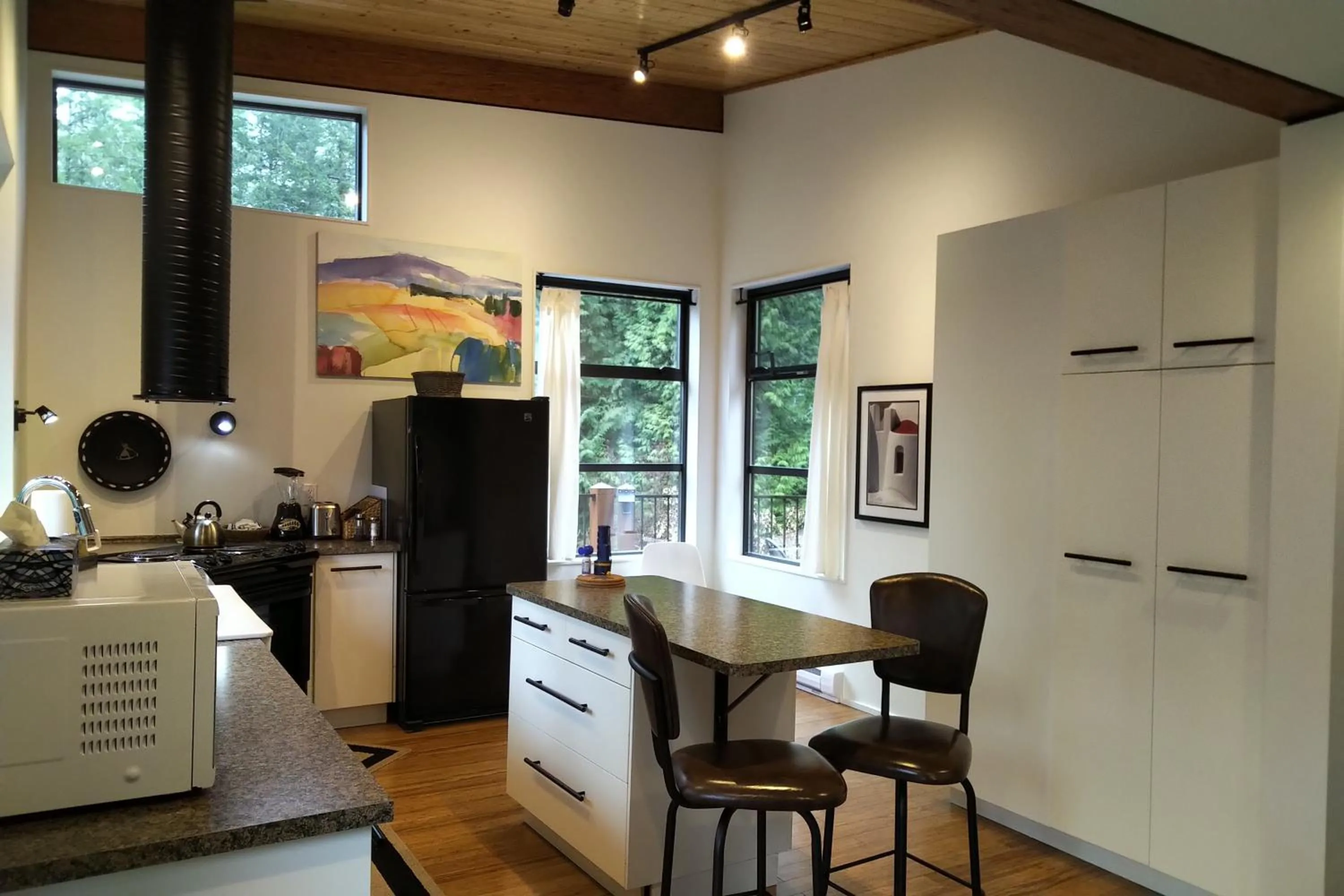 Kitchen or kitchenette in The Perch at Moon Dance