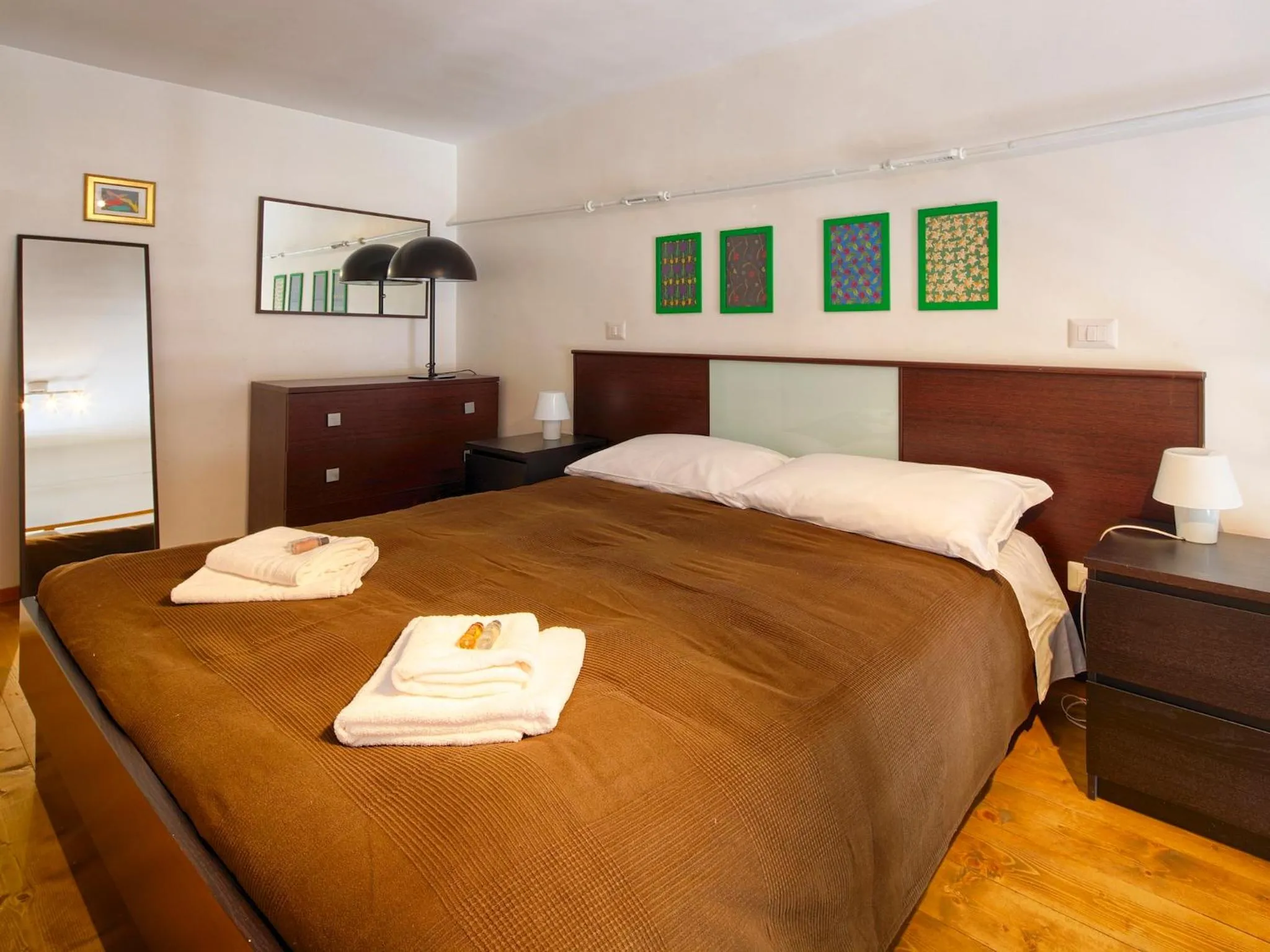 Photo of the whole room, Bed in HT Residence Maximus