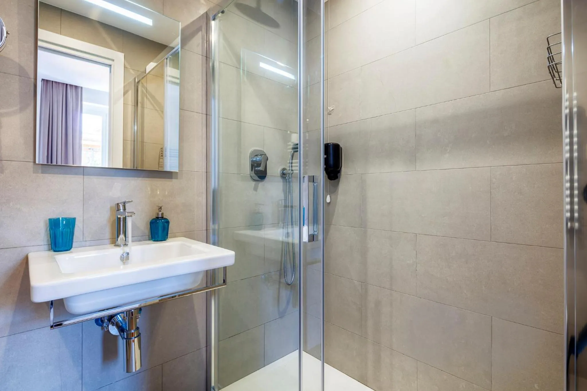 Shower in HT Residence Maximus