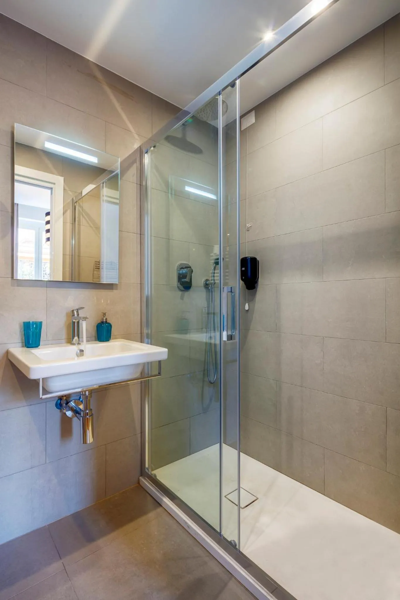 Shower in HT Residence Maximus