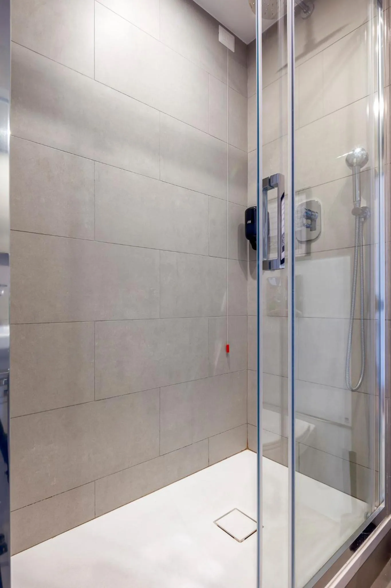 Shower in HT Residence Maximus