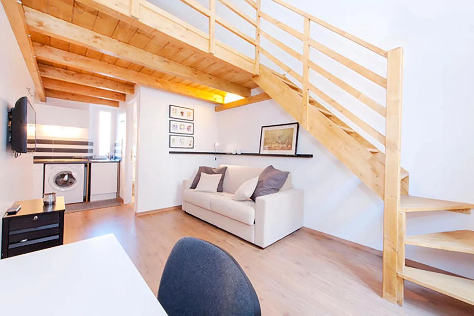 Dining area in HT Residence Maximus