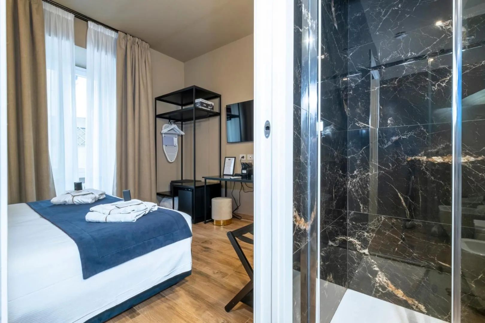 Bed in HT Residence Maximus