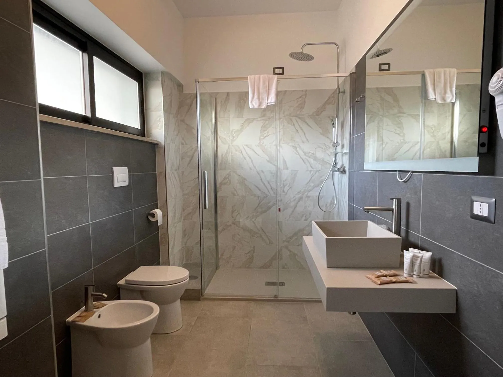 Shower in Hotel Sant'Elia