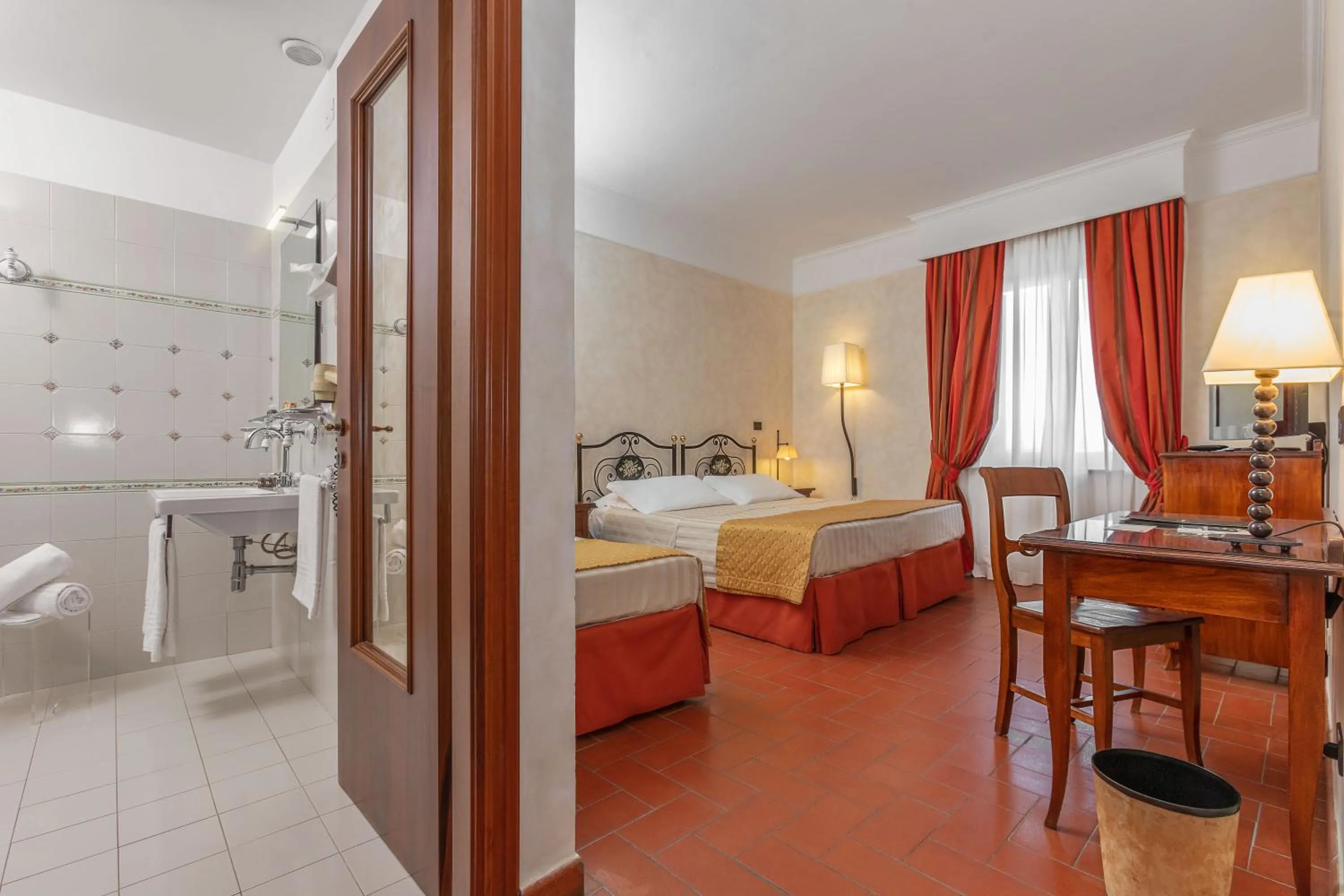 Bed in Hotel Ristorante La Pergola