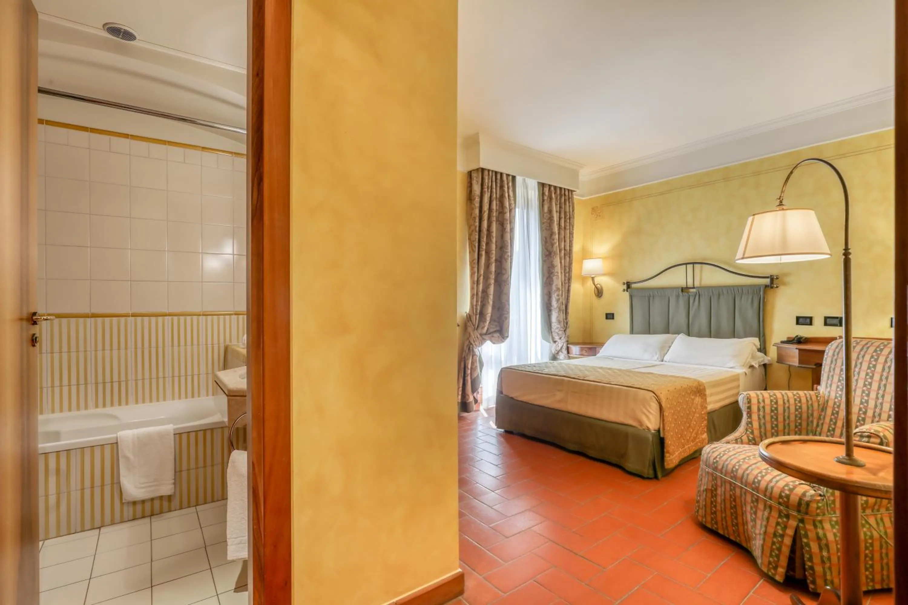 Bedroom, Bed in Hotel Ristorante La Pergola