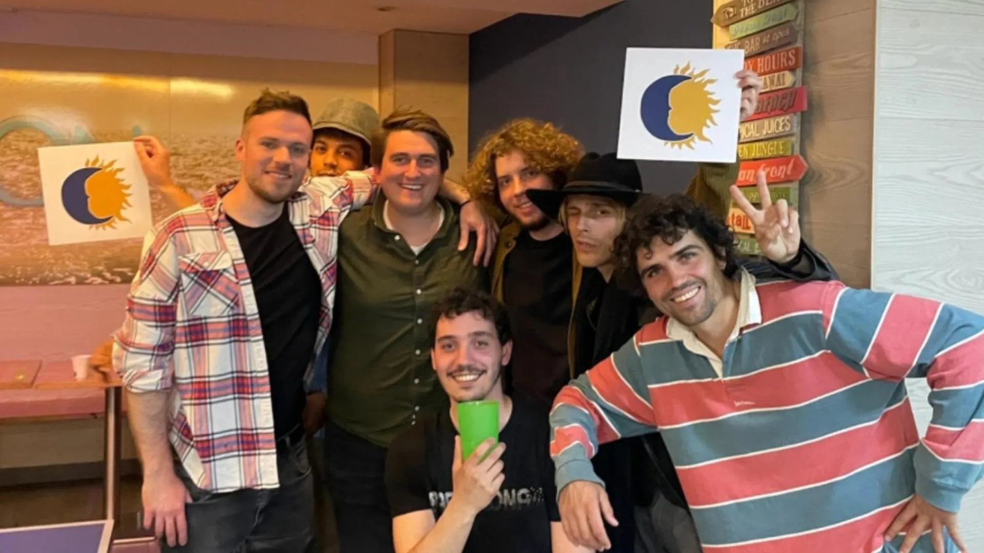 Restaurant/places to eat in Sun & Moon Hostel