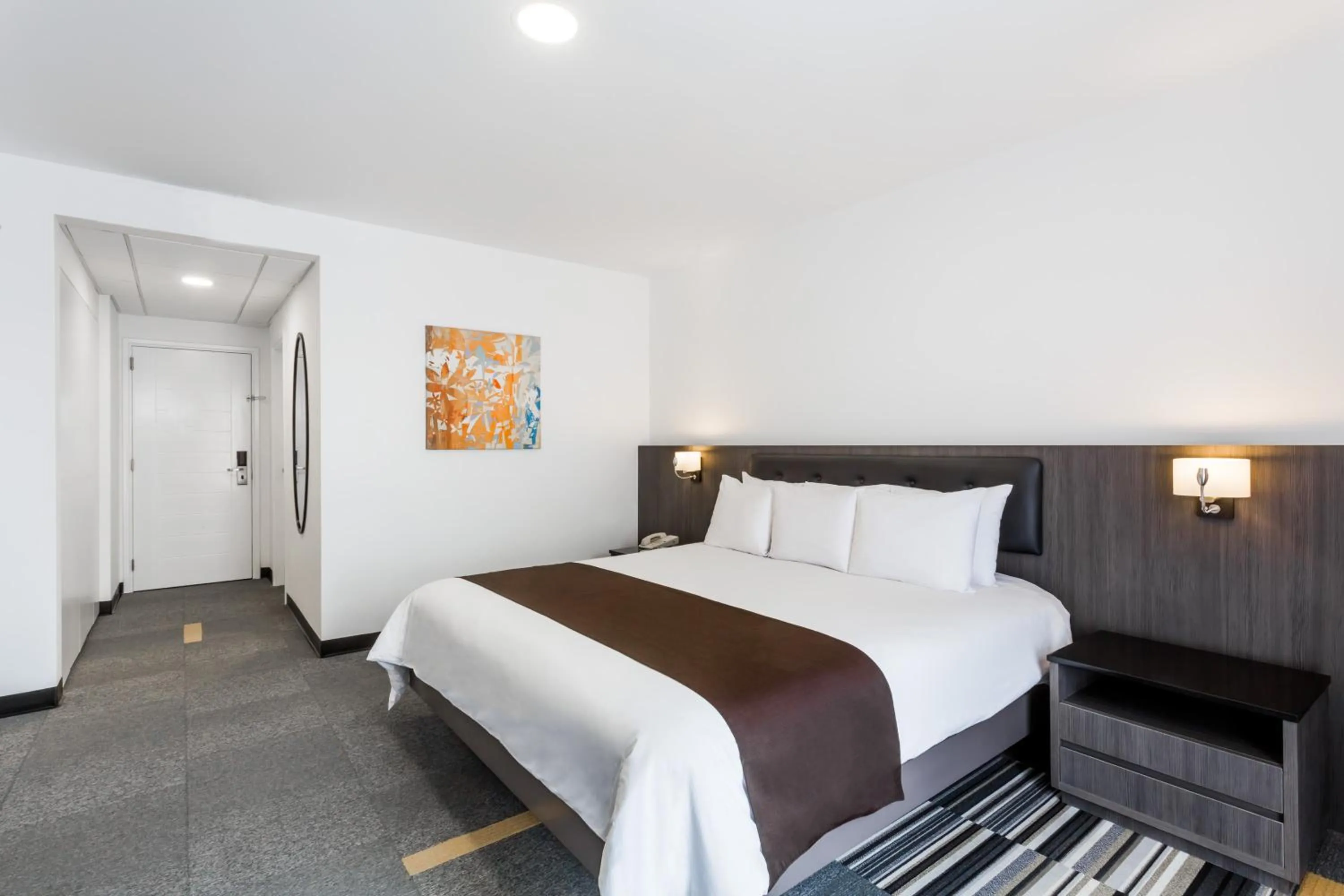 Bed in Wyndham Costa del Sol Lima Airport