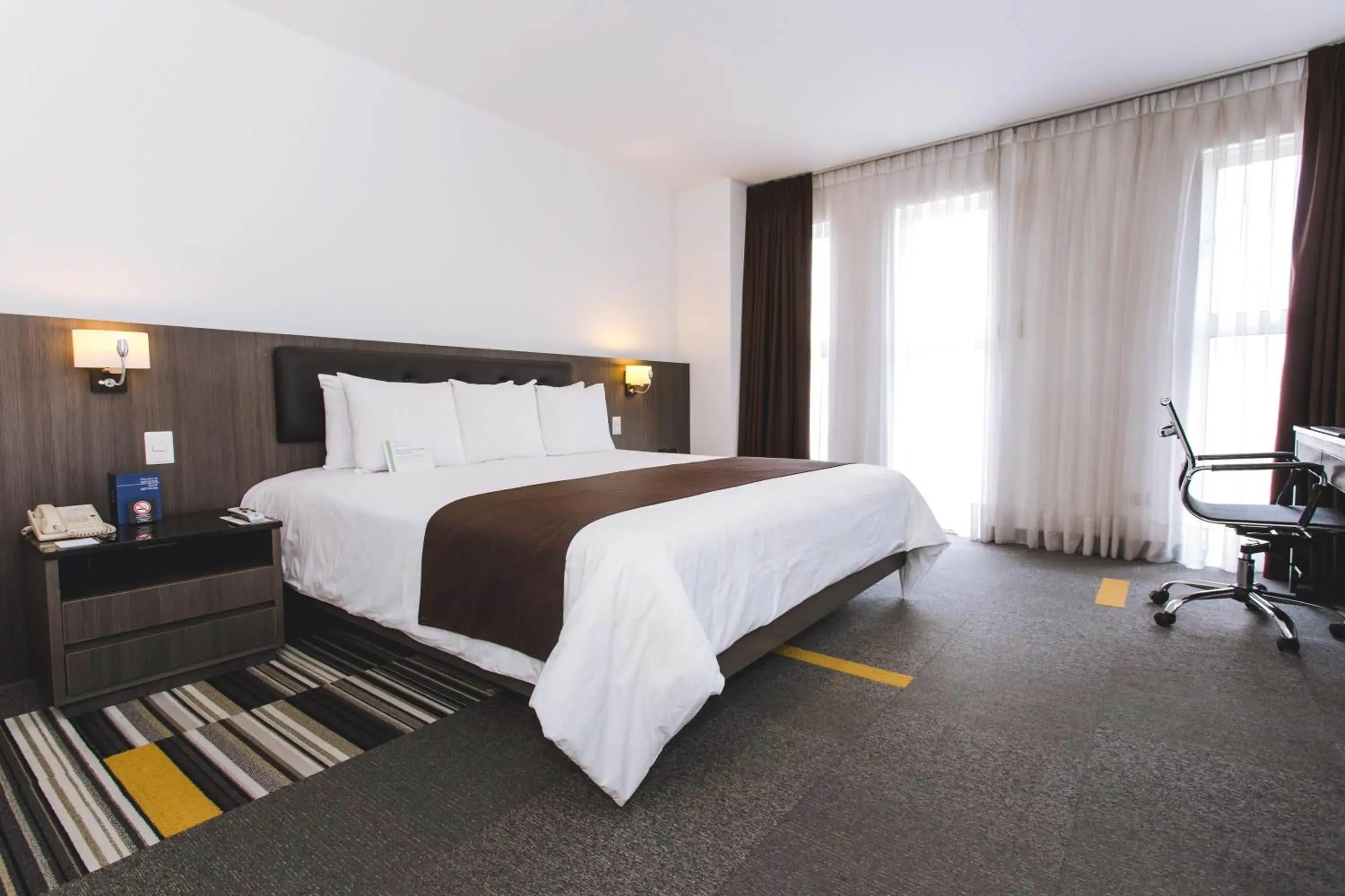 Double Room in Wyndham Costa del Sol Lima Airport Double Room in Wyndham Costa del Sol Lima Airport