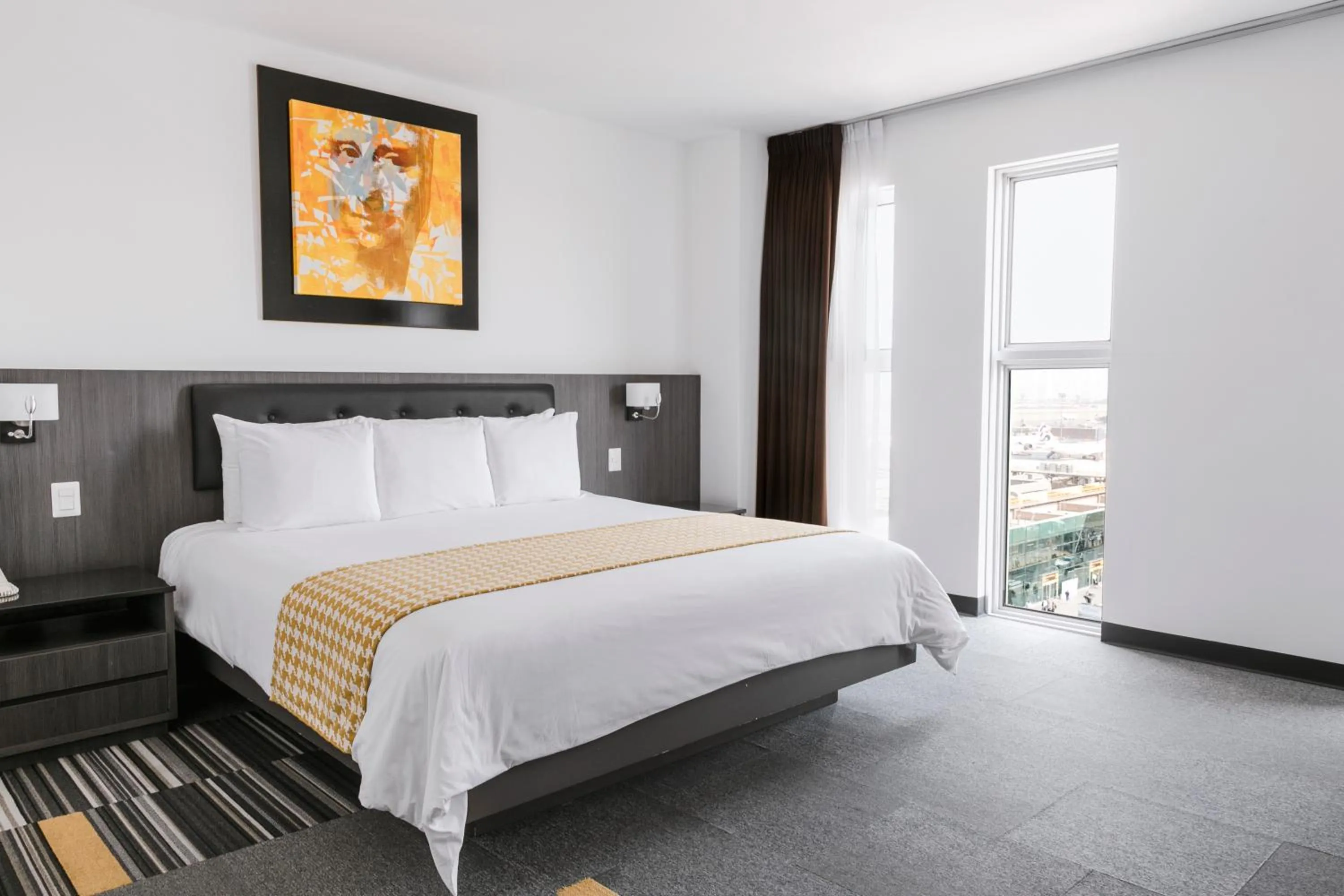 Bed in Wyndham Costa del Sol Lima Airport