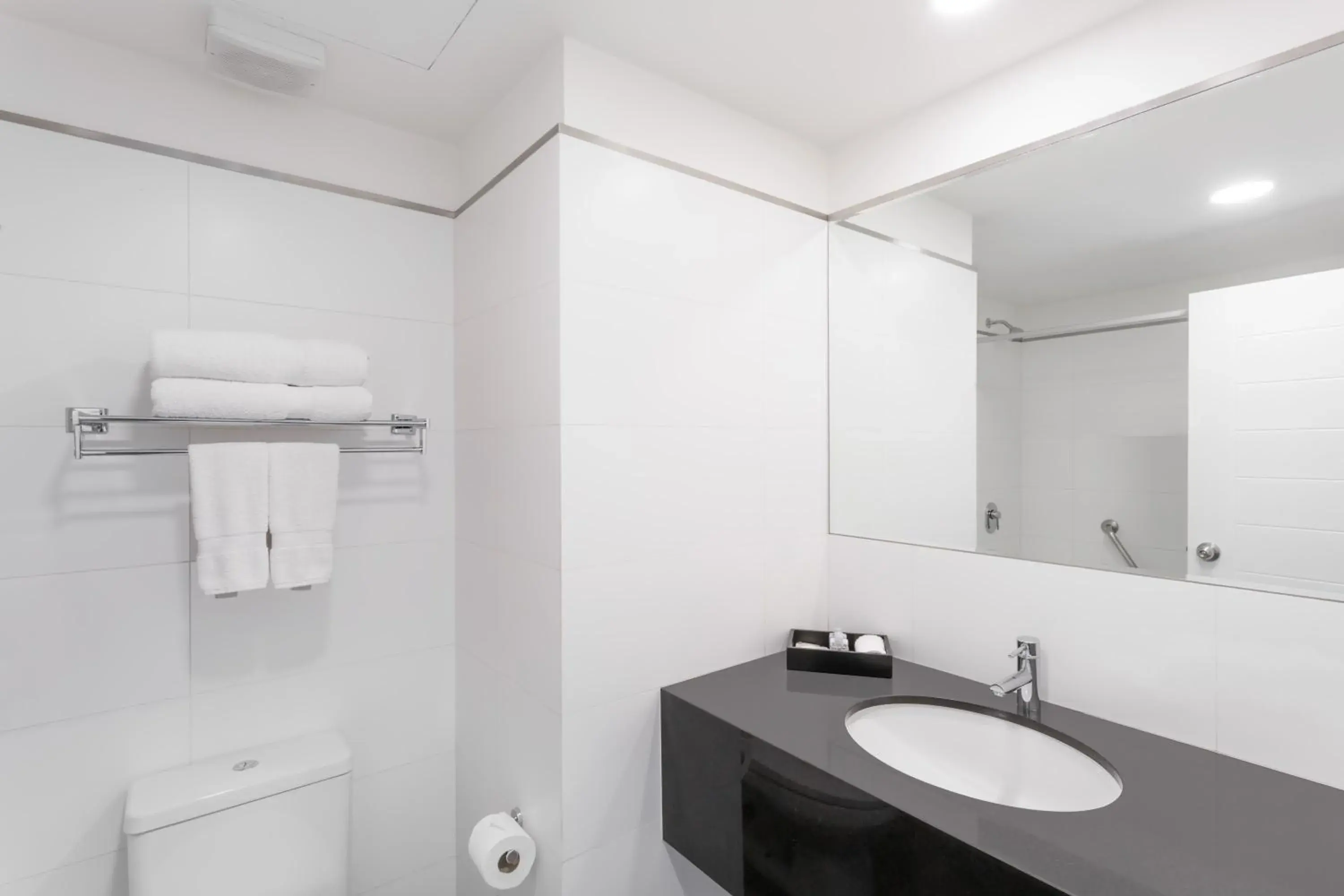 Suite Twin in Wyndham Costa del Sol Lima Airport Suite Twin in Wyndham Costa del Sol Lima Airport