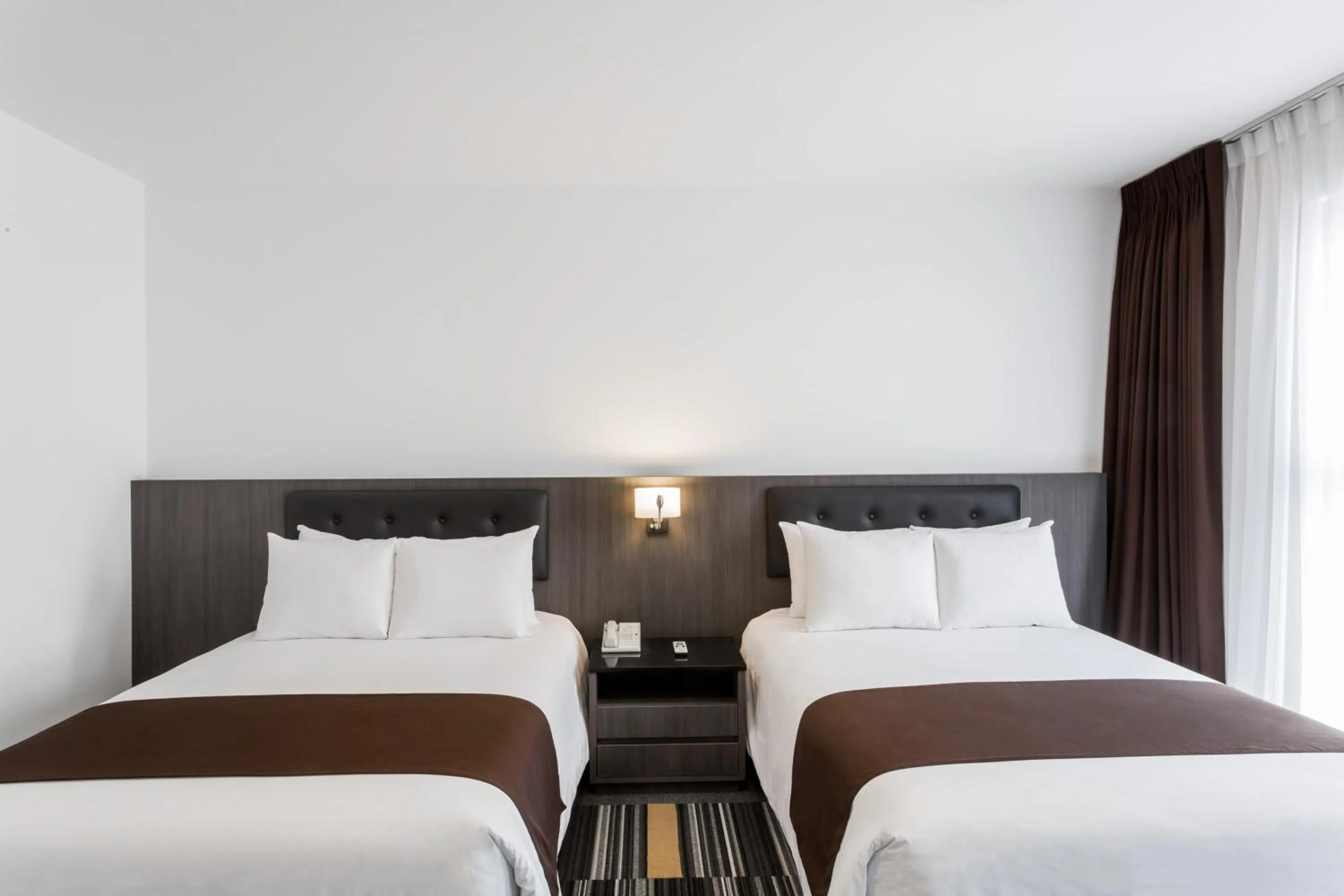 Staff, Bed in Wyndham Costa del Sol Lima Airport