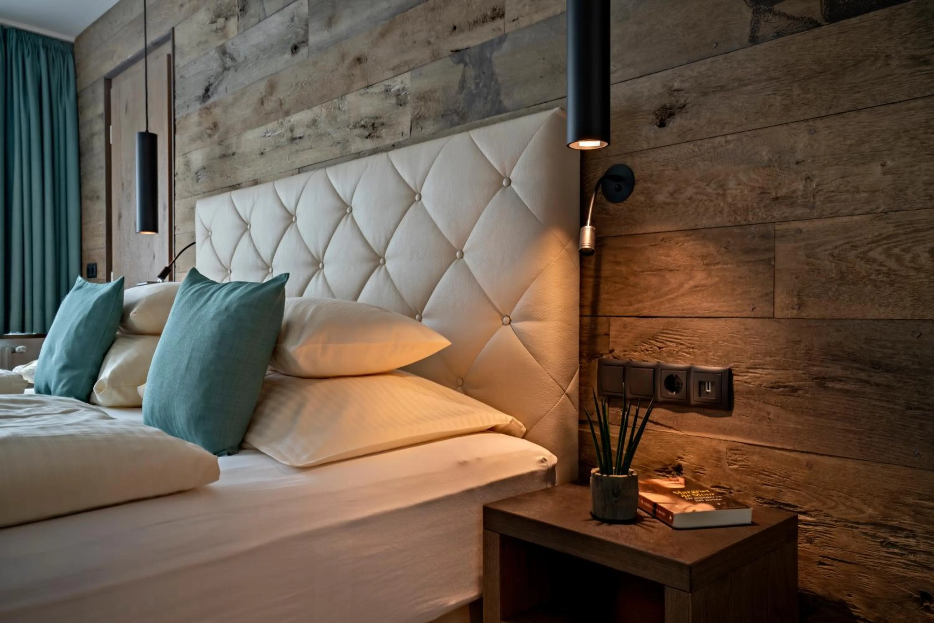 Photo of the whole room, Bed in Hotel Stern