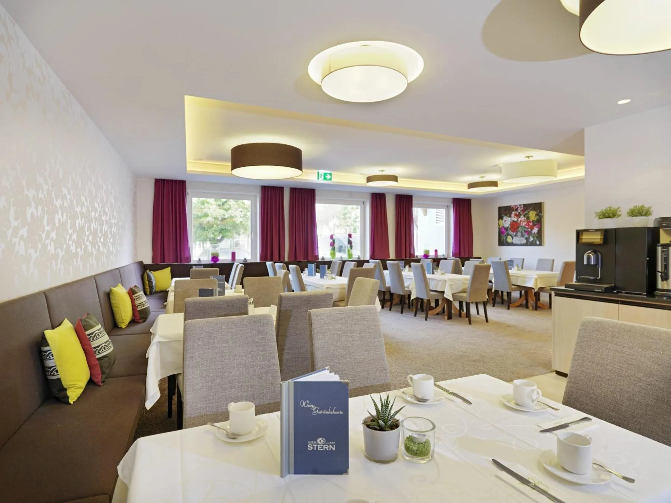 Restaurant/places to eat in Hotel Stern