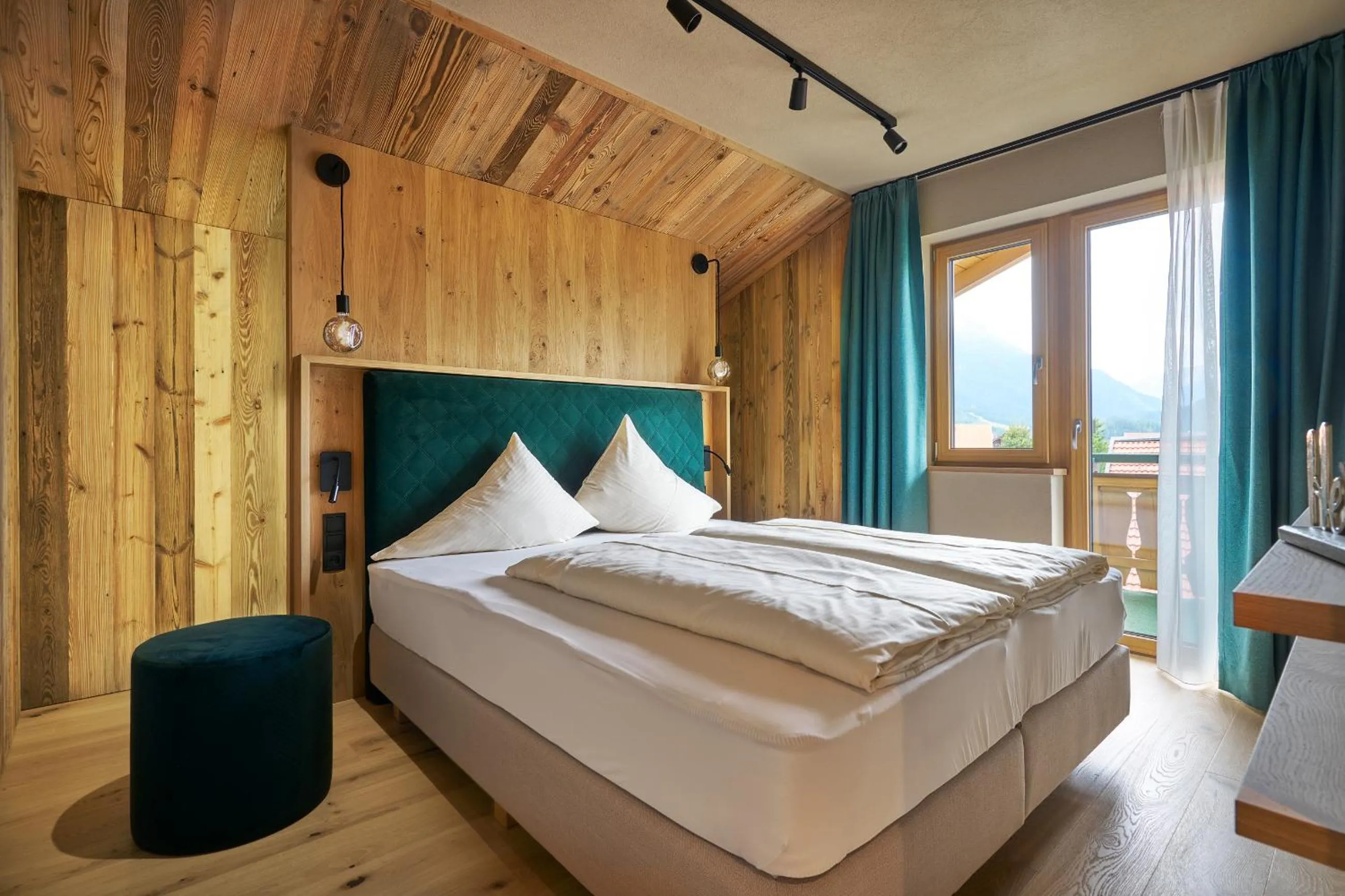 Bedroom, Bed in Hotel Stern