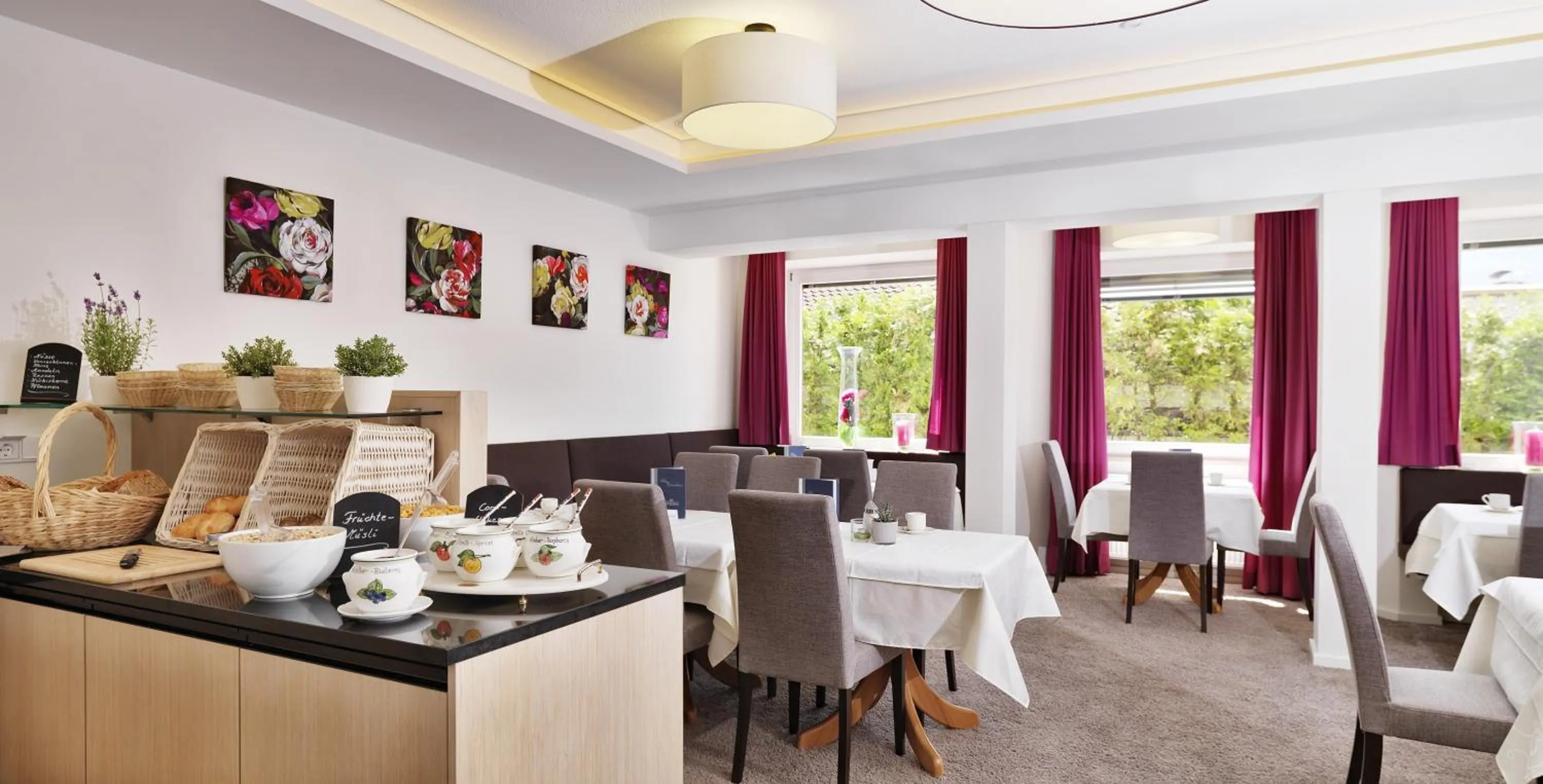 Restaurant/places to eat in Hotel Stern