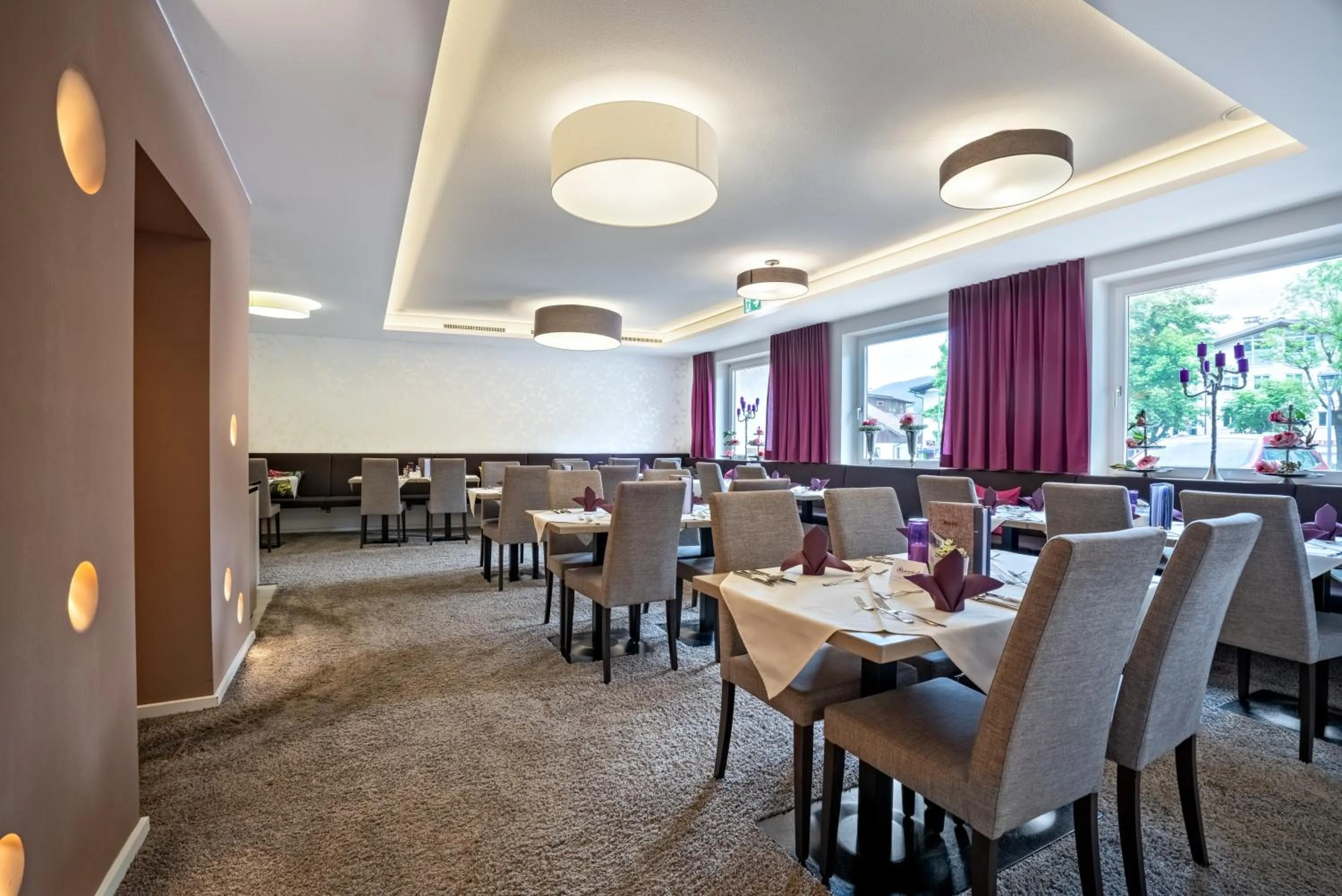 Restaurant/places to eat in Hotel Stern