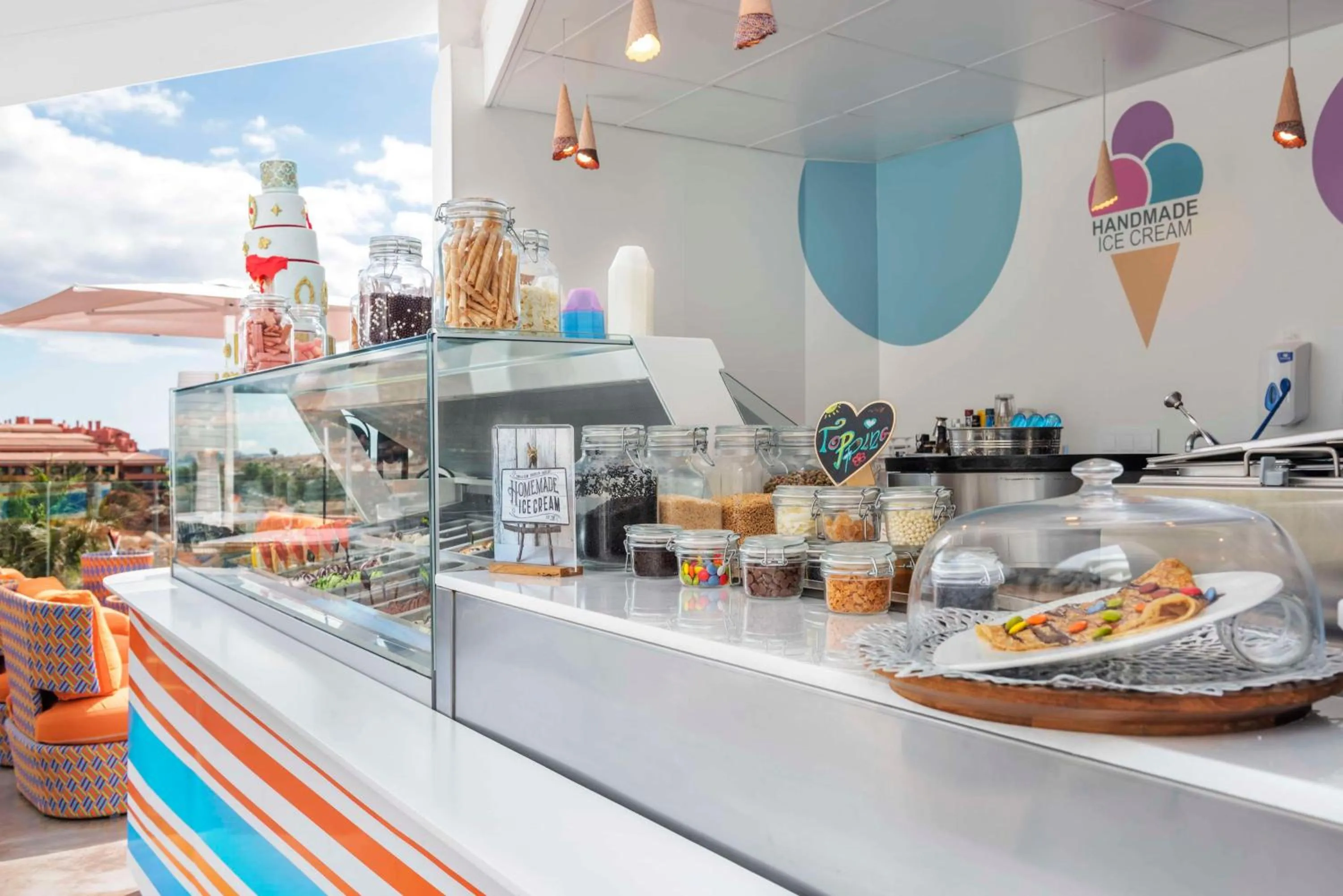 Lounge or bar in Royal Hideaway Corales Suites