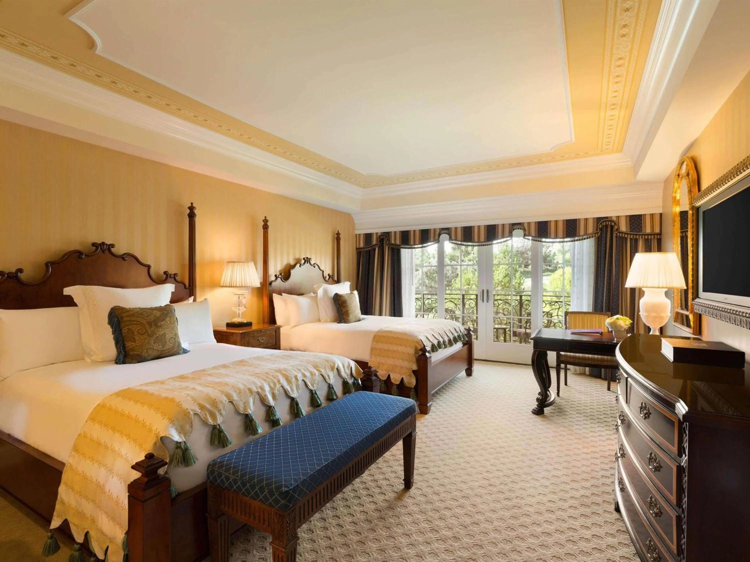 Bedroom, Bed in Fairmont Grand Del Mar