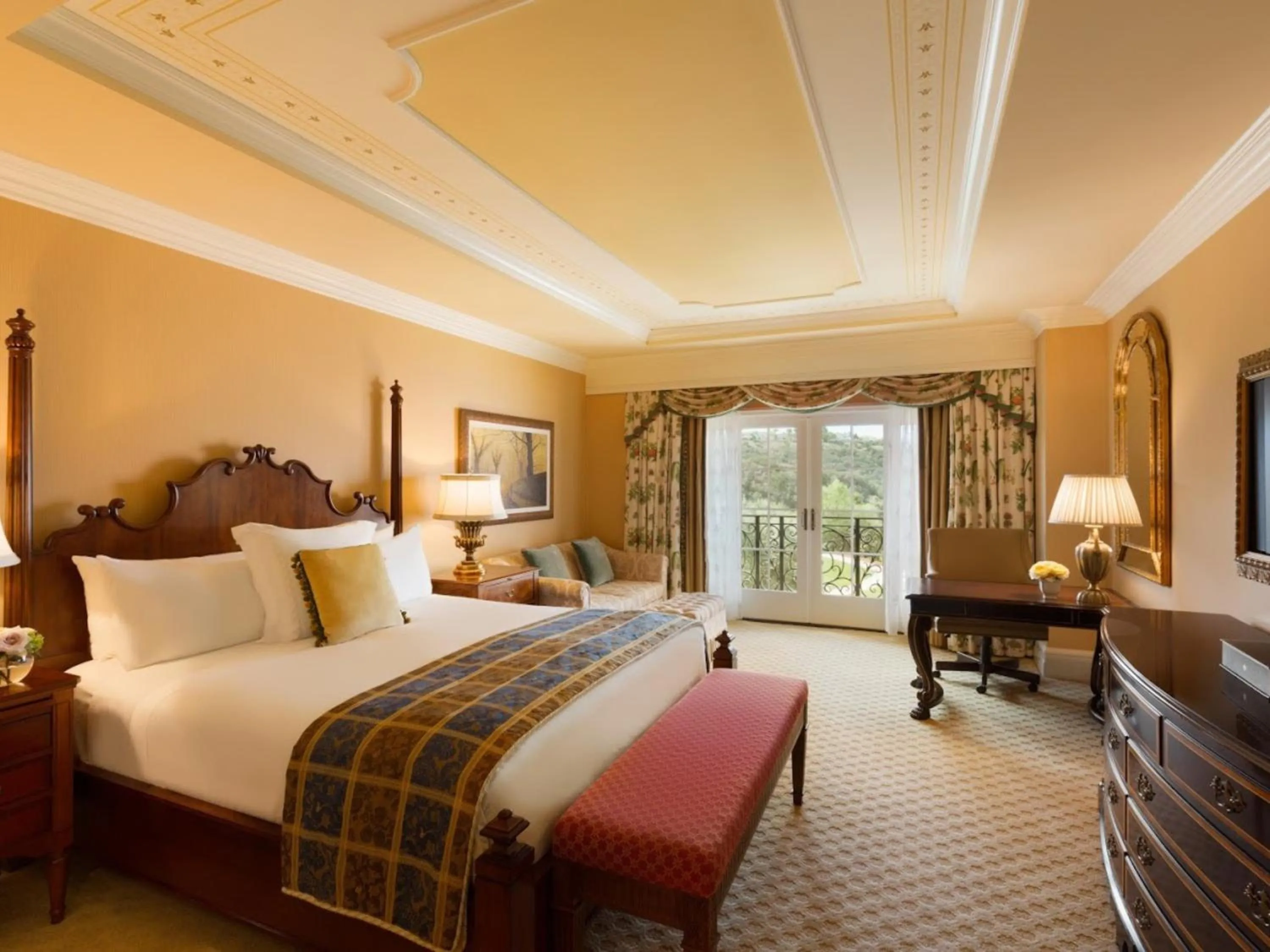 Bed in Fairmont Grand Del Mar