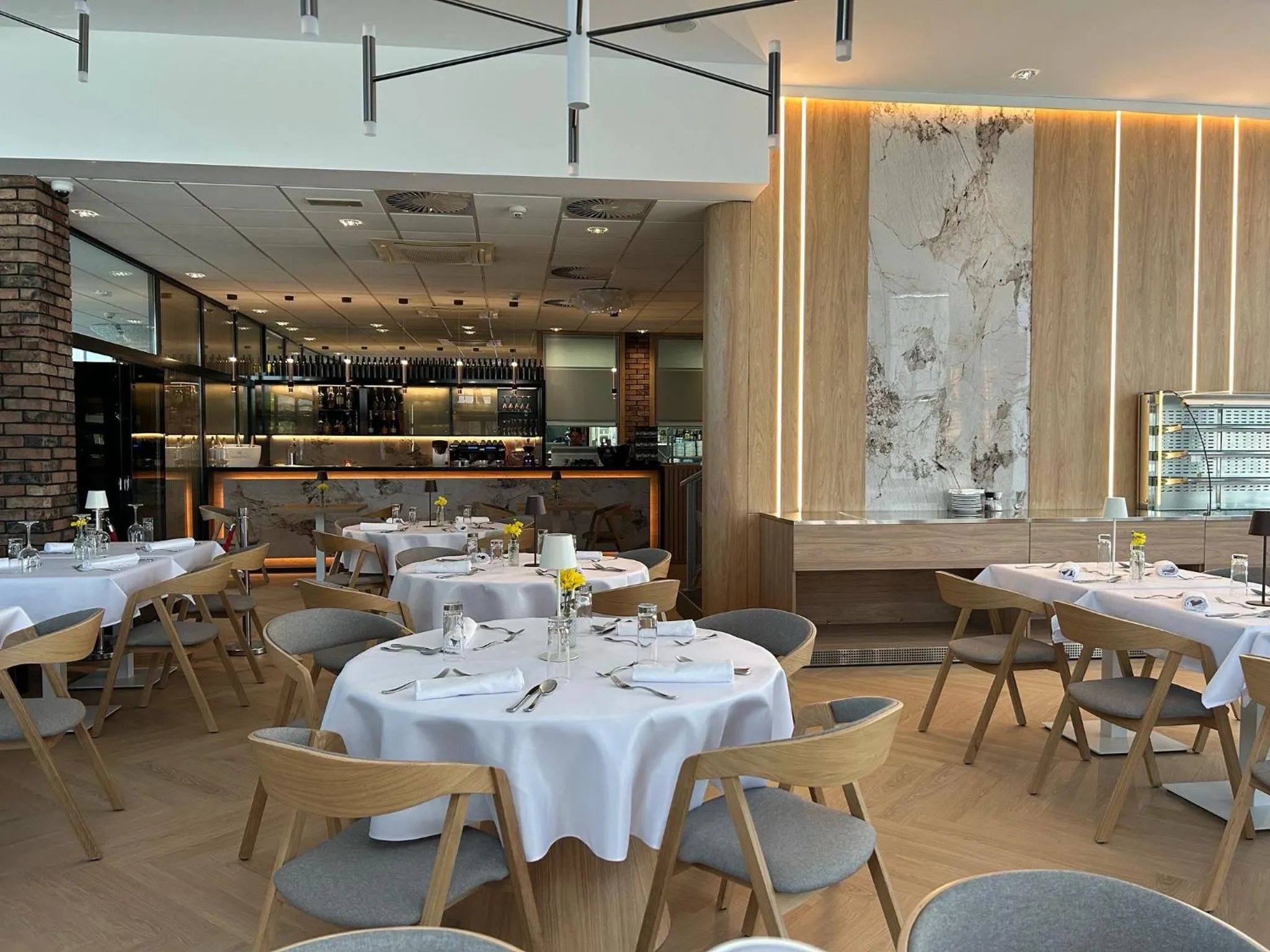 Restaurant/places to eat in Hotel Dolphin - Adult friendly