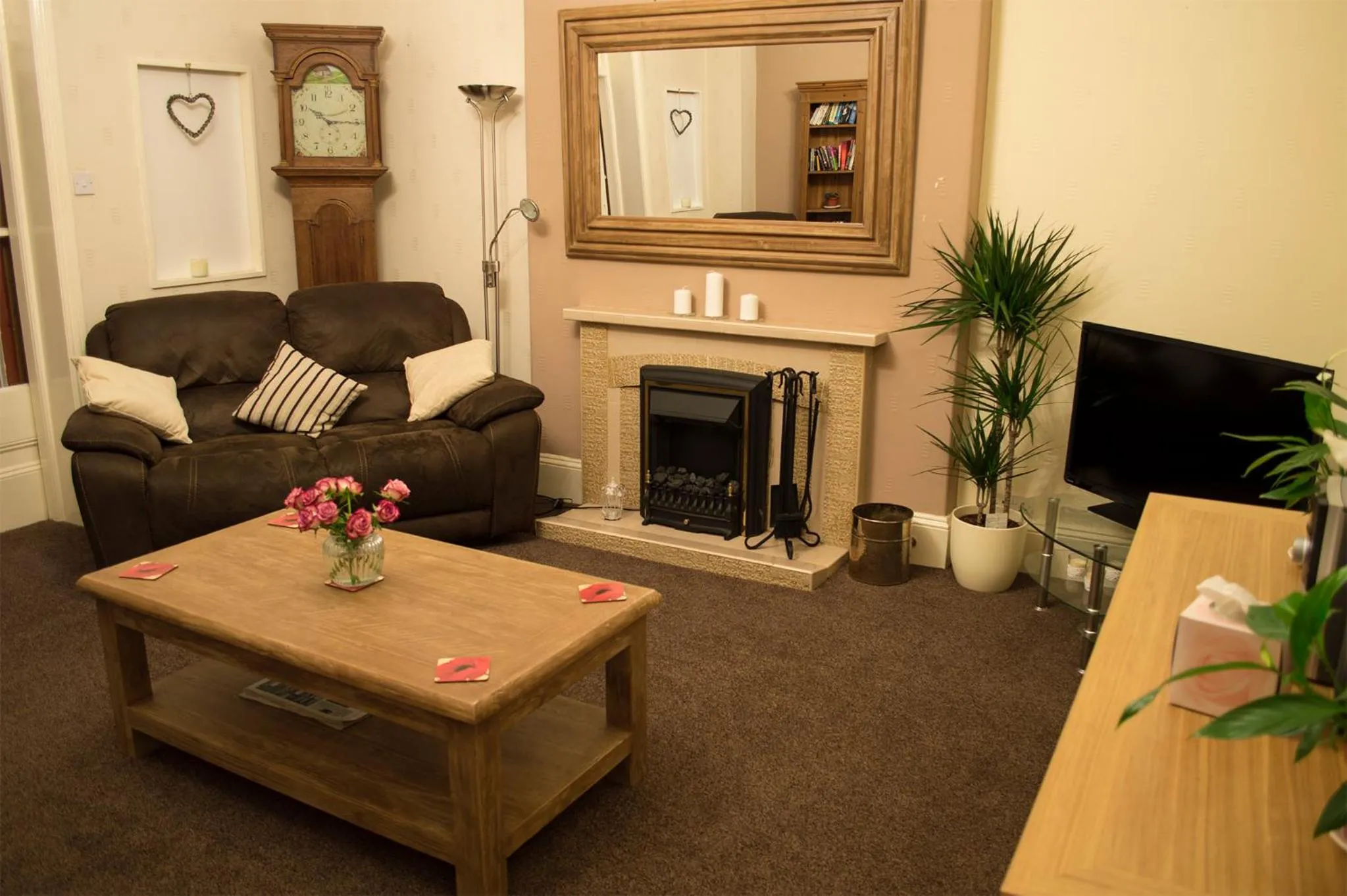 Communal lounge/ TV room in Beecroft Lodge