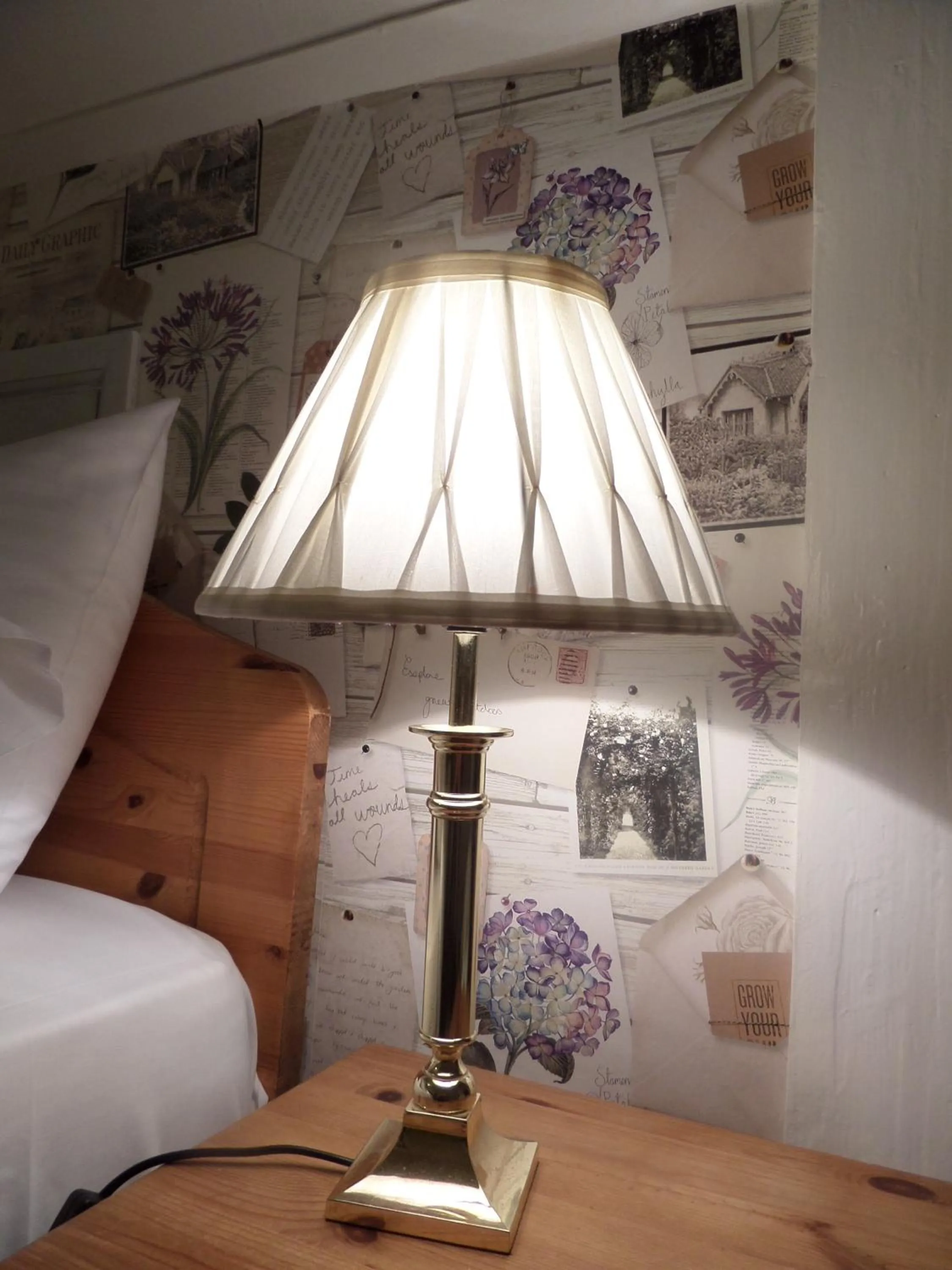 Bedroom, Bed in Beecroft Lodge